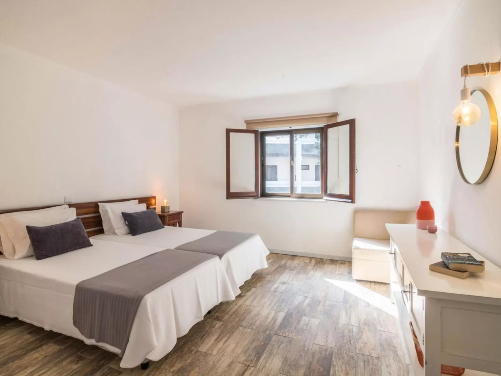 Patrick - Sunny Way-Dedans