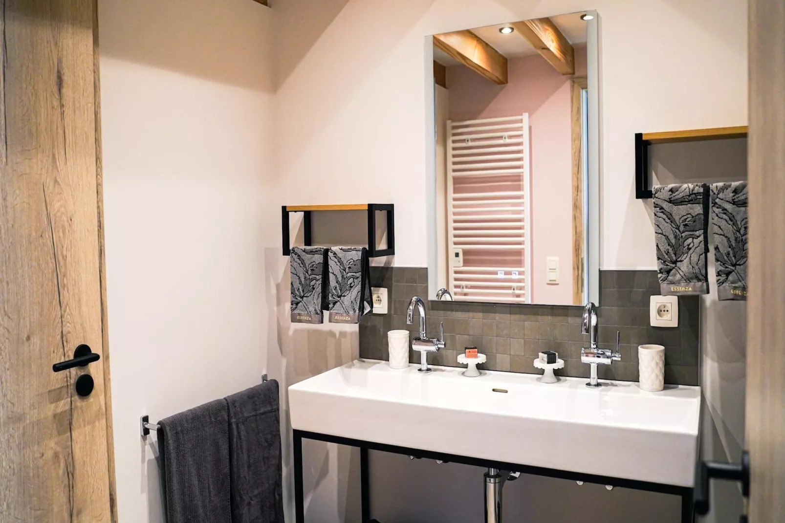 Le Paradis d'Henri-Badezimmer