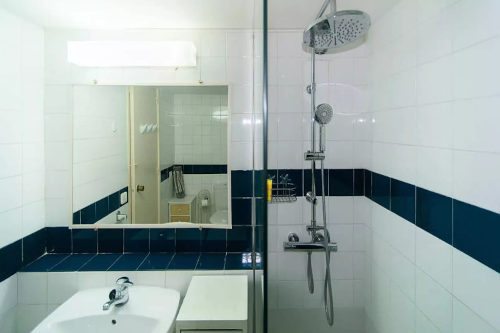 Studio à Roses-Untagged