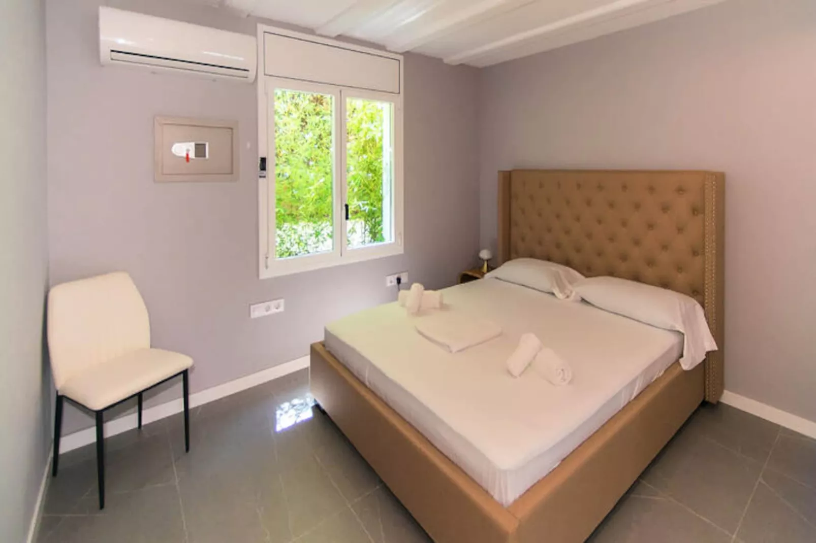 Maison à Roses-Untagged