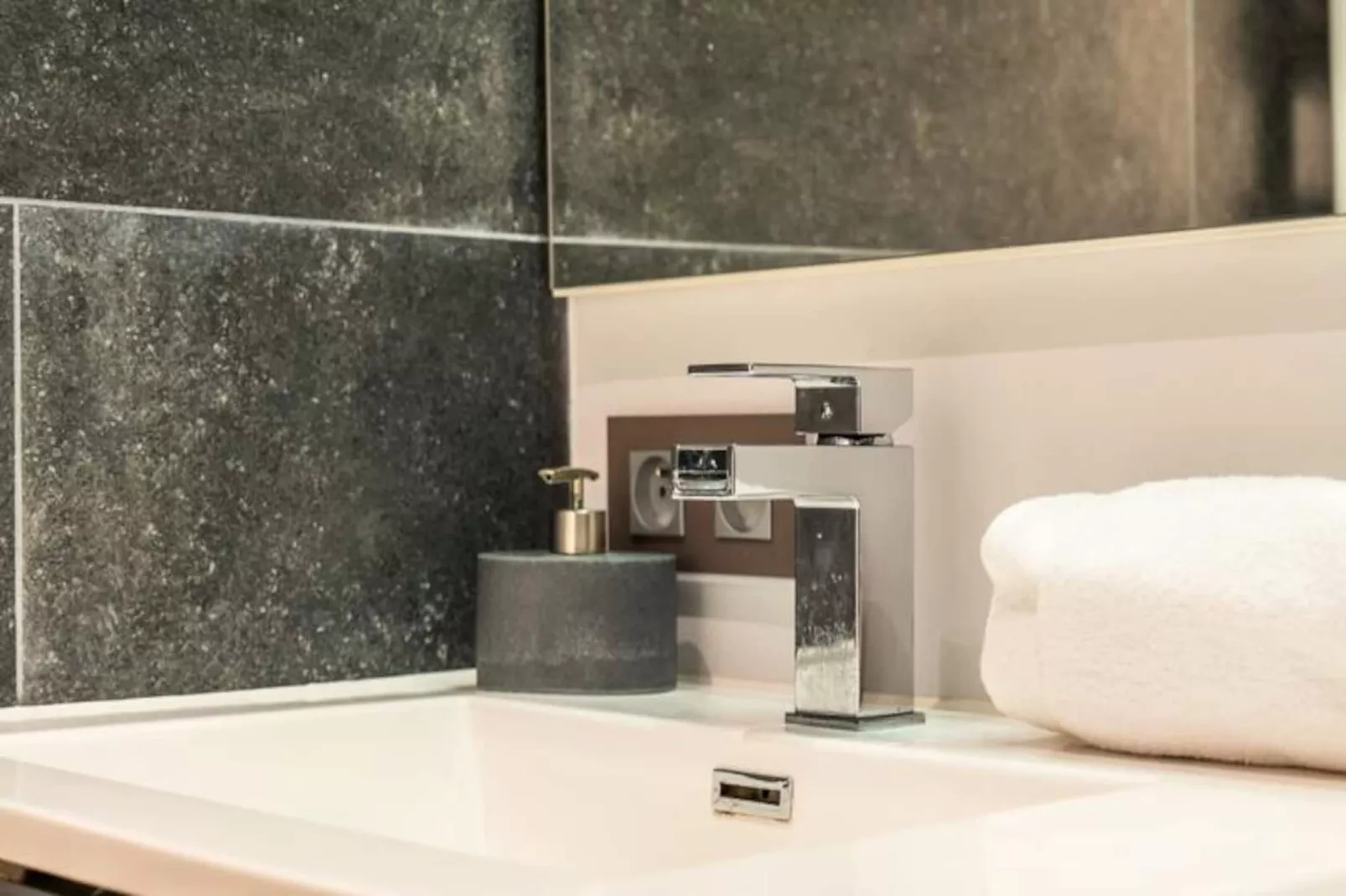 Résidence 3p Lumineux Avec Terrasse &agrave; 15min &agrave; Pied Du Palais-Untagged