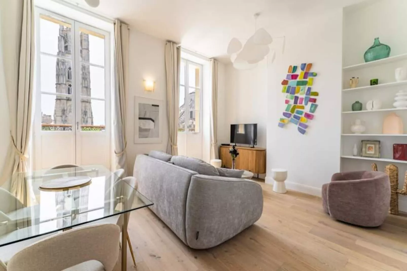 Appartement Place Pey Berland Avec Balcon Et Parking-Untagged