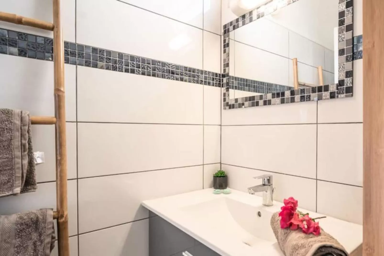 Villa Karaval-Non tagué