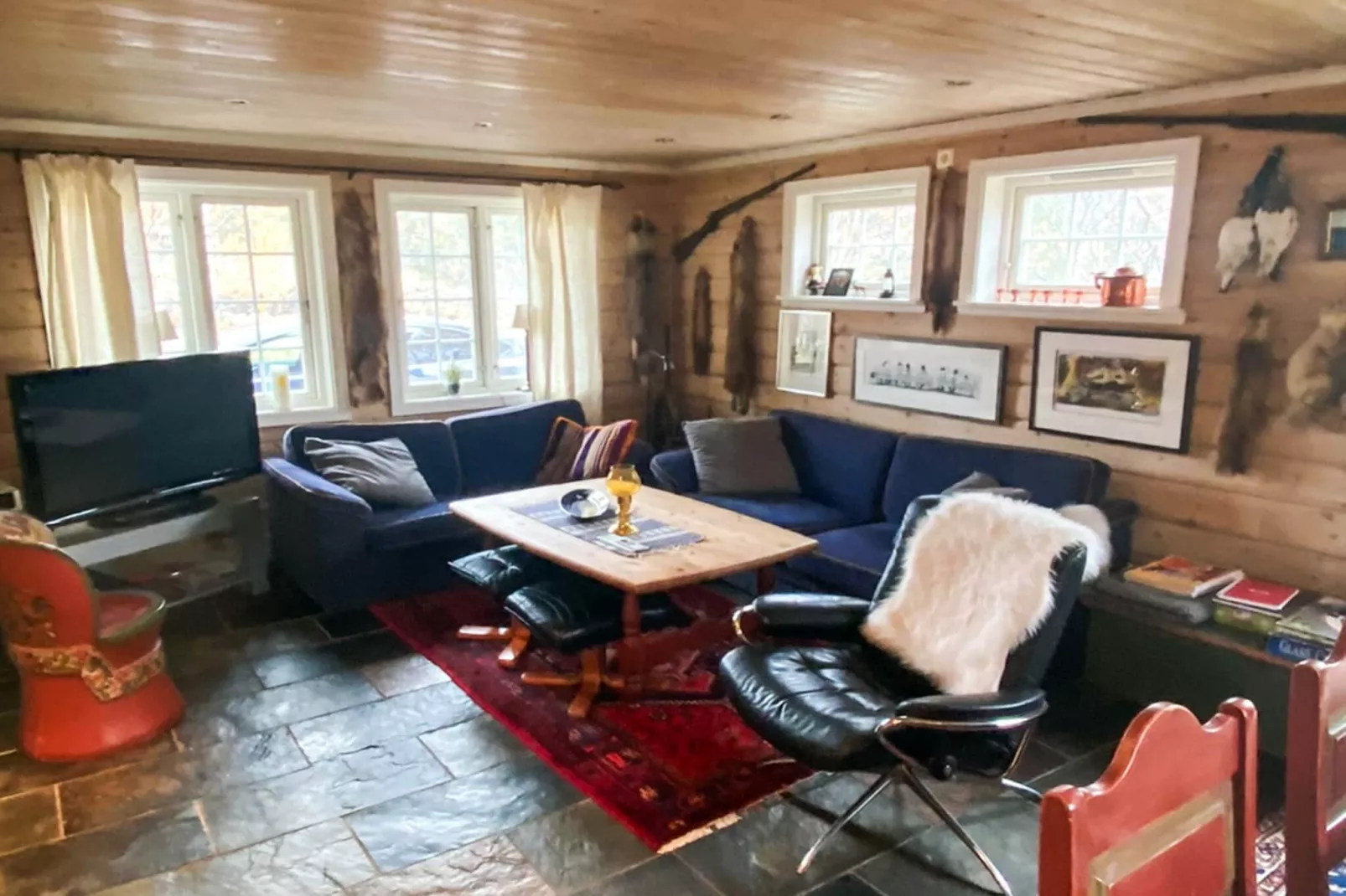 30653-PØLSEBU-Intérieur