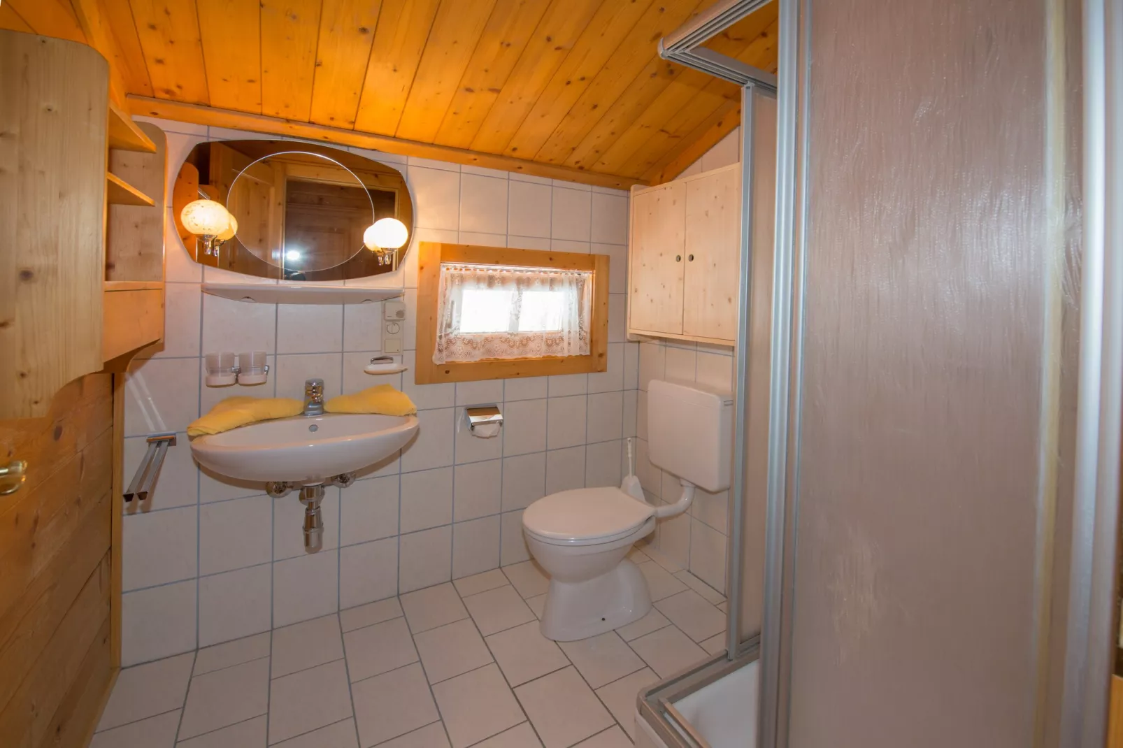 Appartment Holzblockhaus-Bathroom