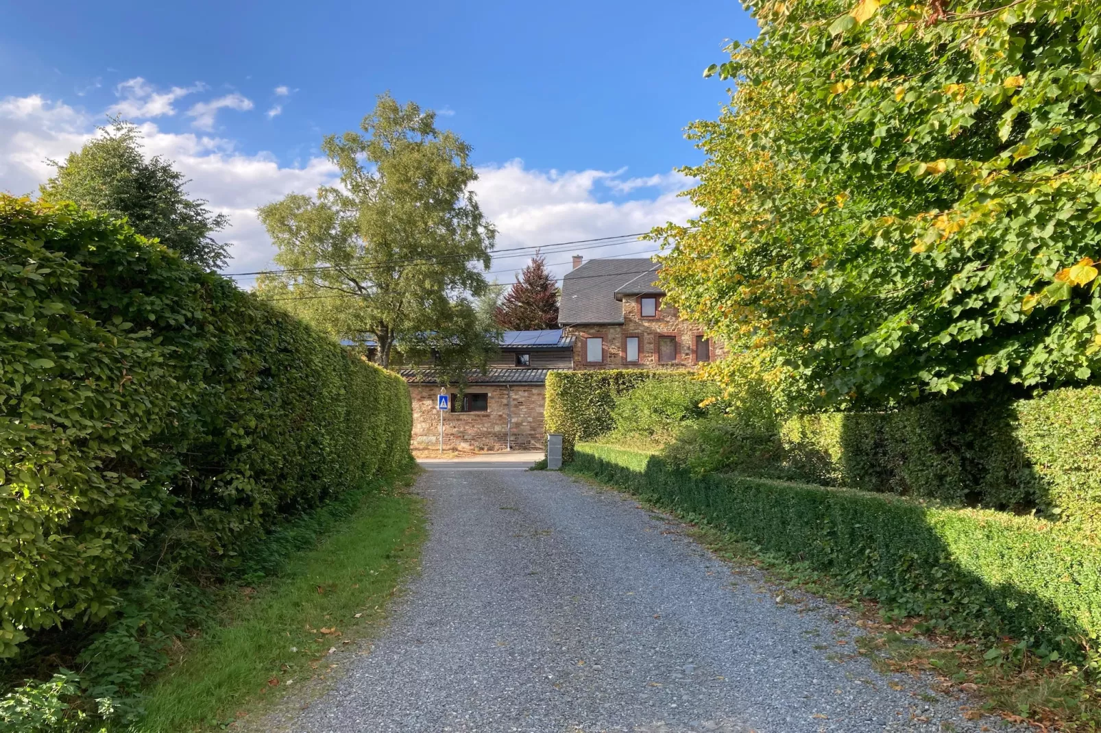 Domaine des Bouts de Fagnes-Exterior in summer