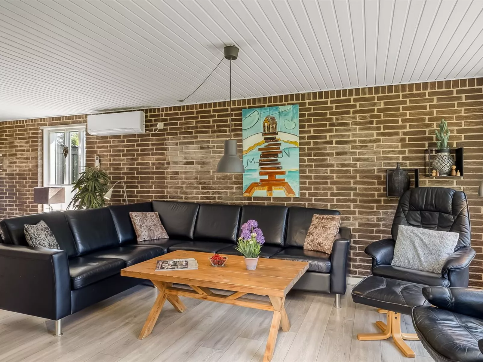 "Tholf" - 100m to the fjord-Inside