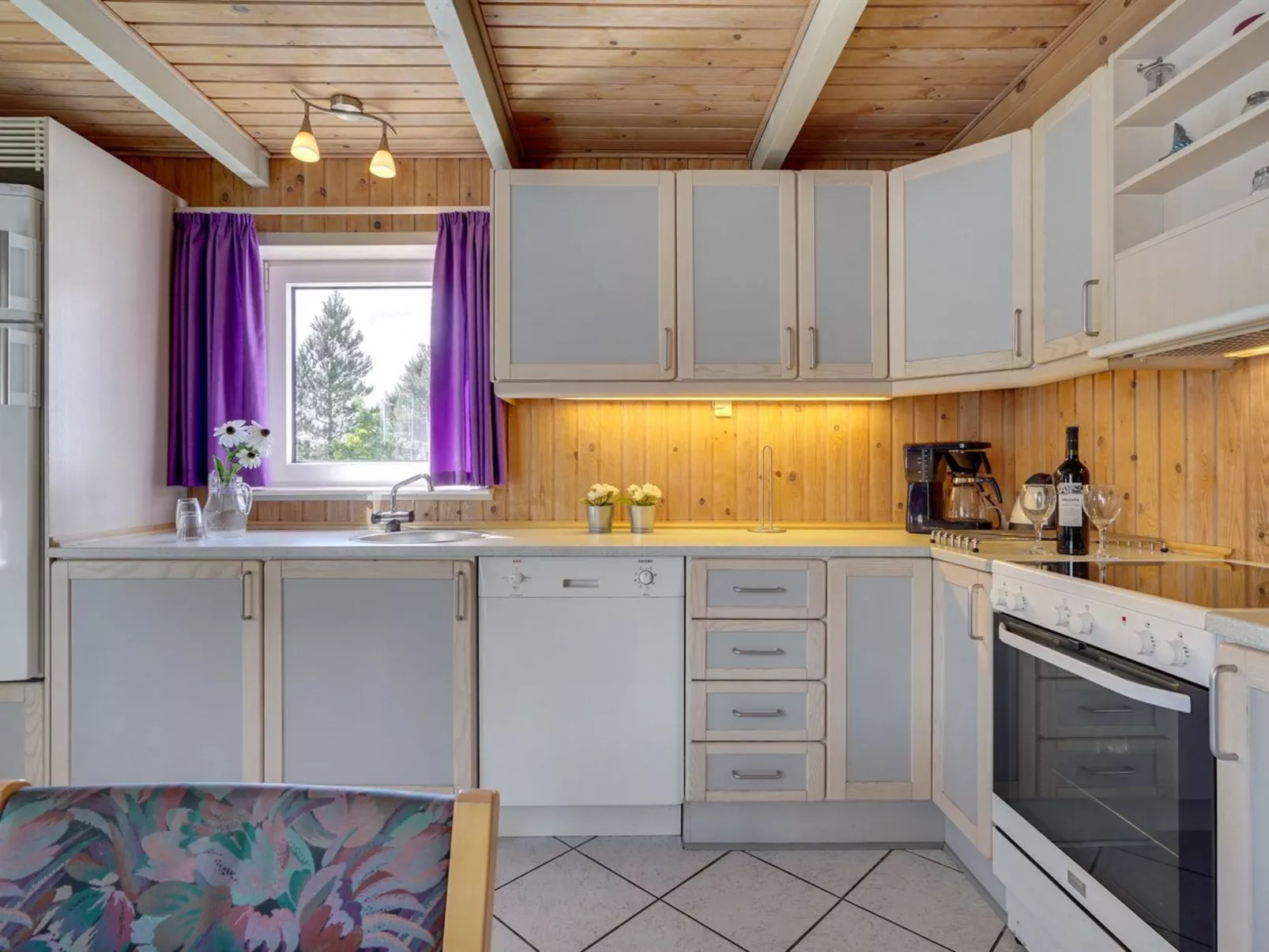 "Urda" - 1km from the sea-Drinnen