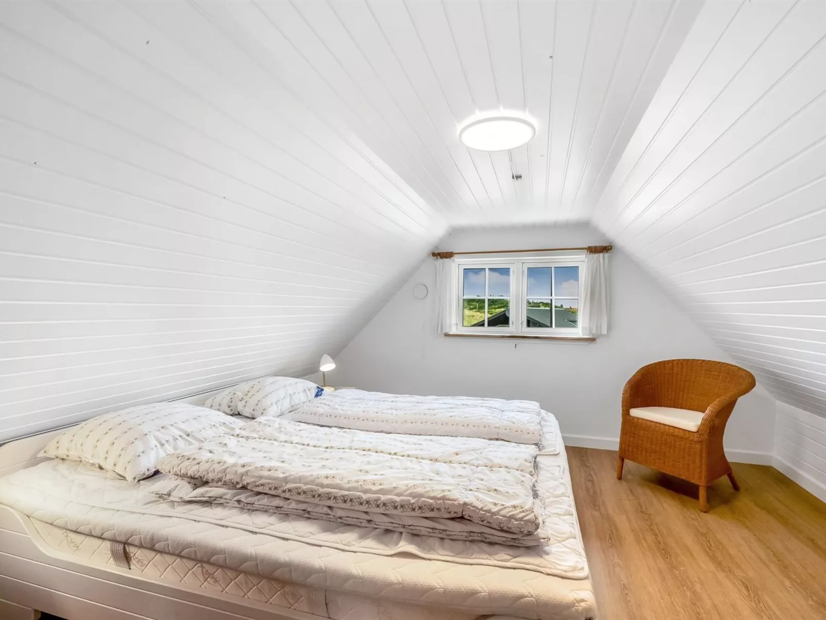 "Erle" - 200m to the fjord-Inside