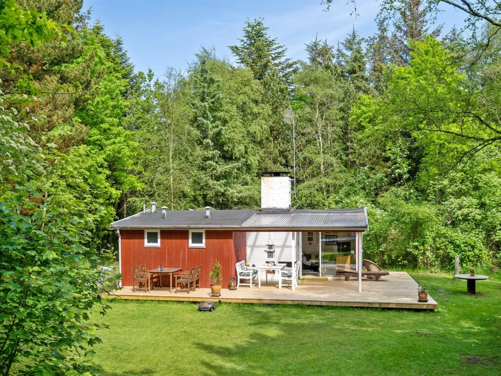 "Deik" - 2km to the fjord-Outside