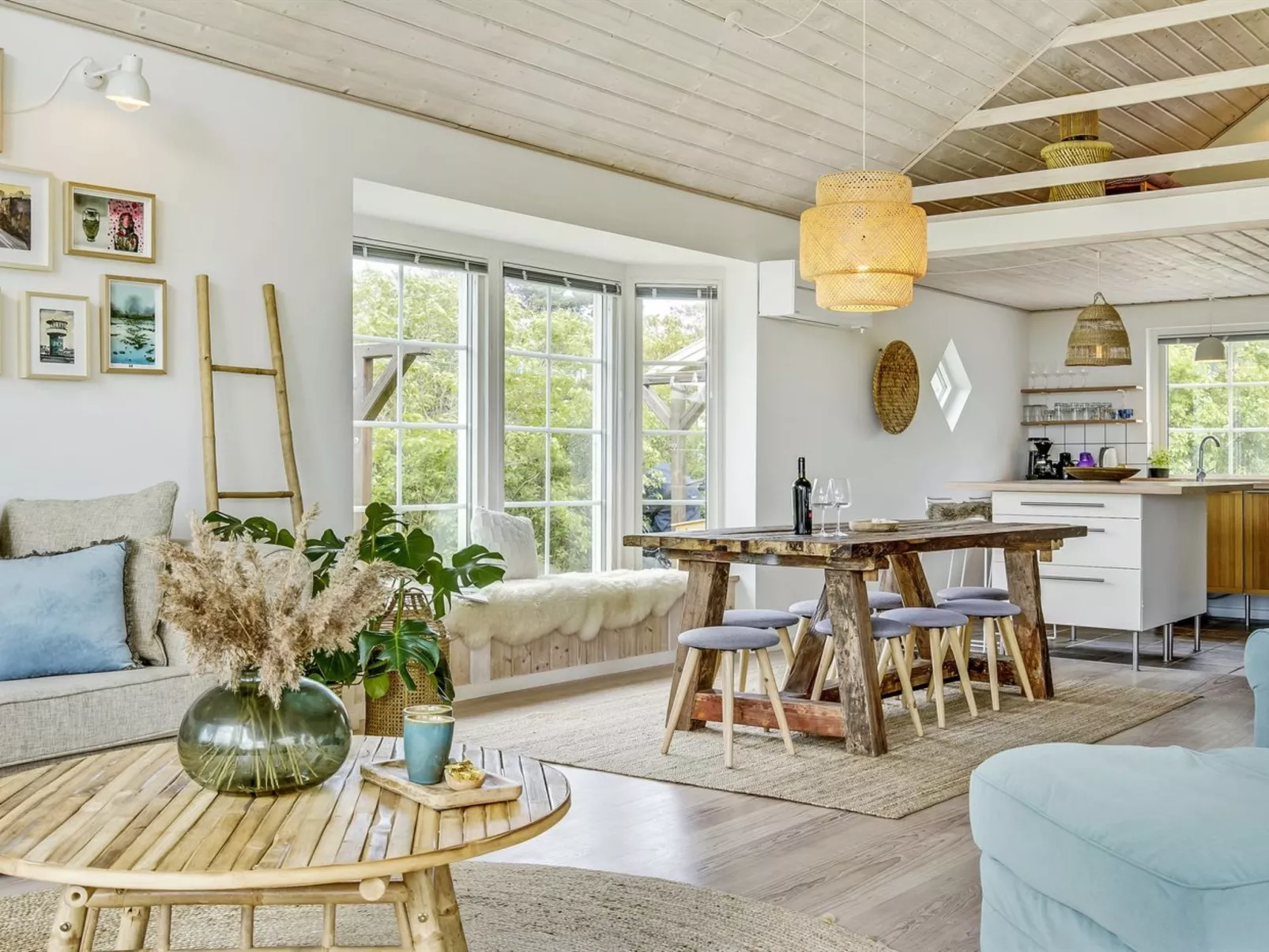 "Bernadete" - 50m to the fjord-Inside