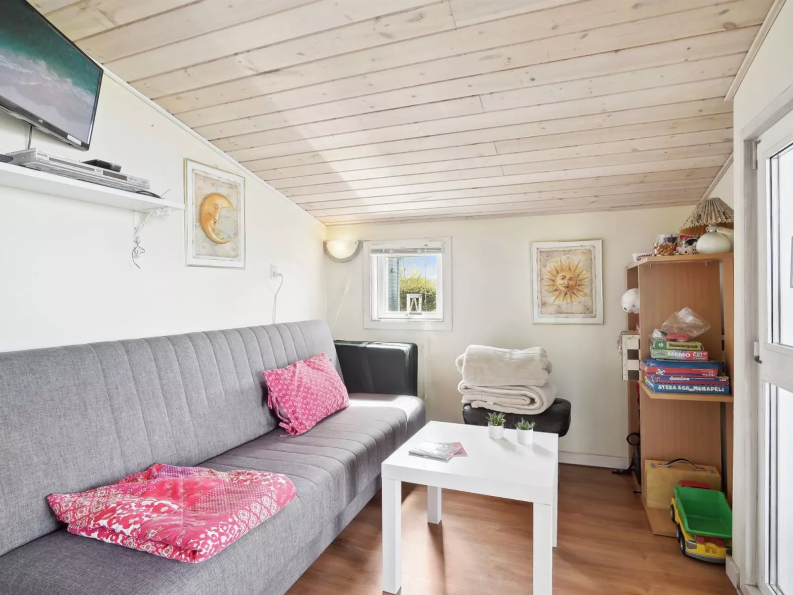 "Annabeth" - 300m to the fjord-Inside