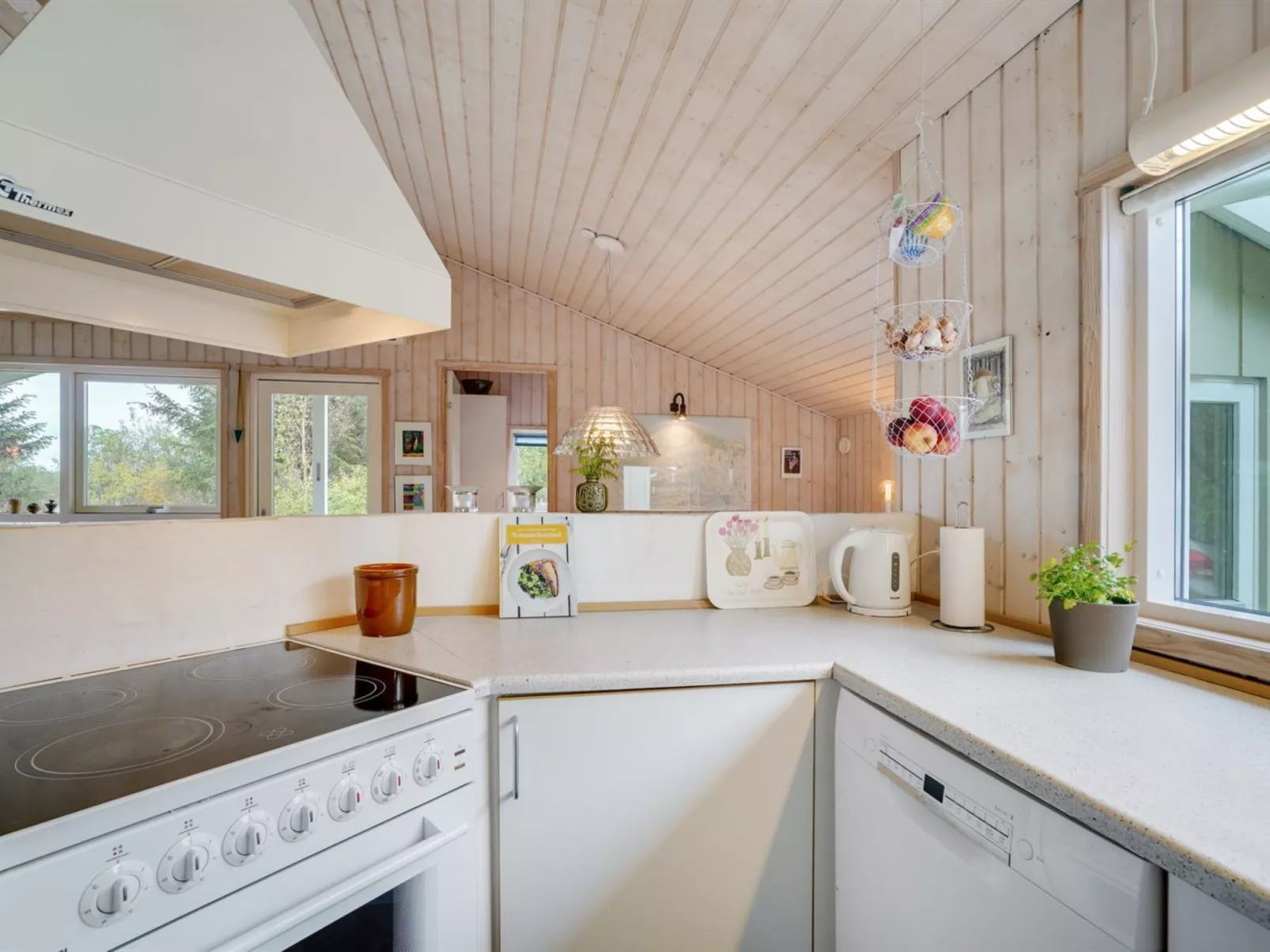 "Aameek" - 3km from the sea-Inside