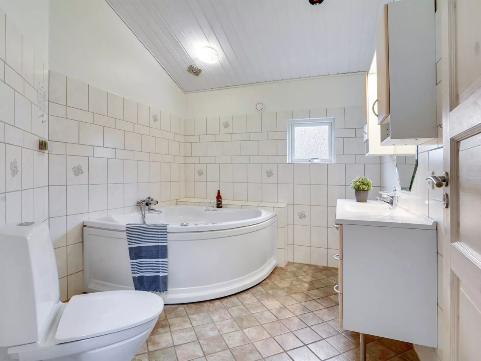 "Anica" - 29km from the sea-Drinnen