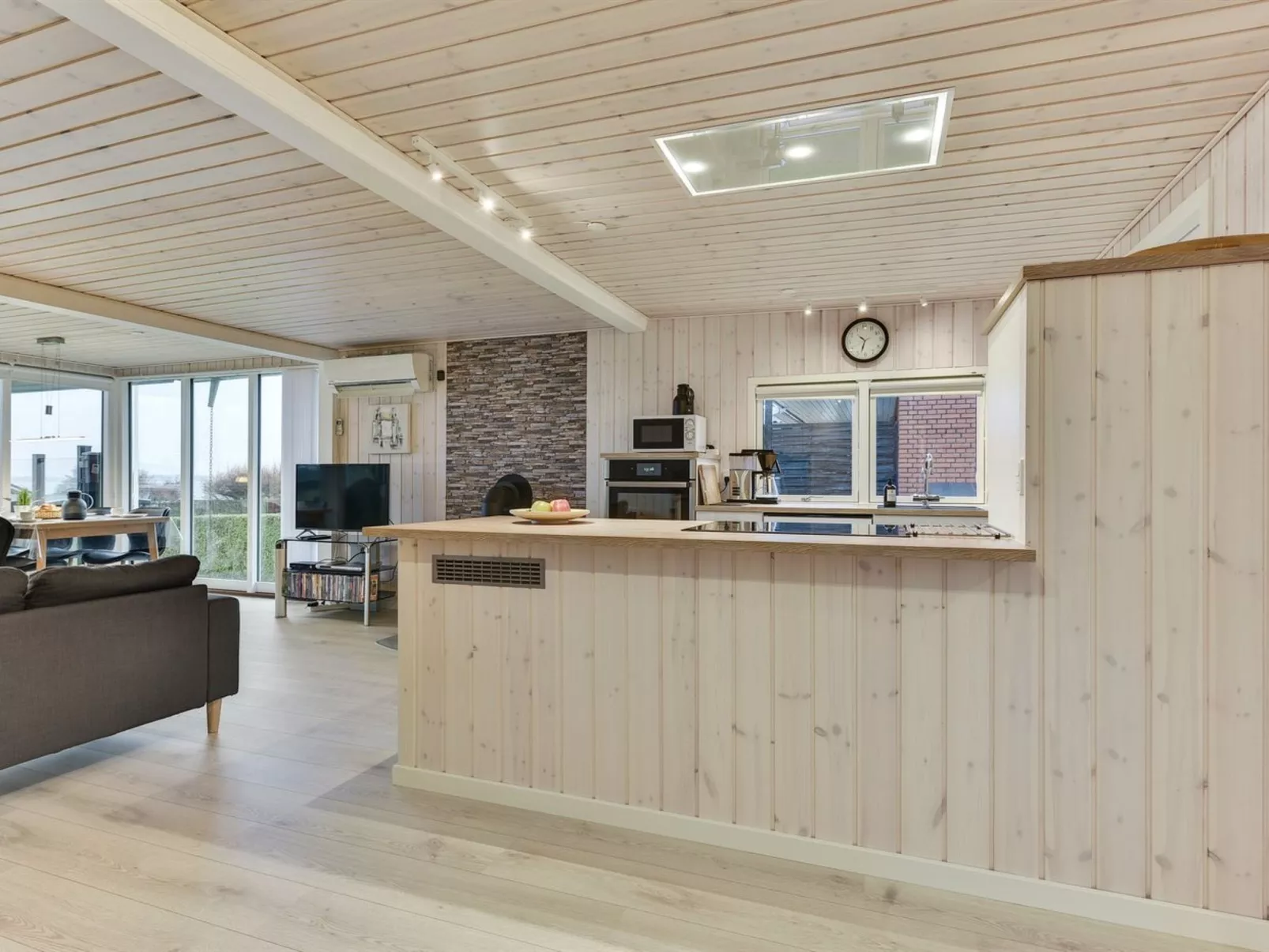 "Loi" - 200m from the sea-Inside