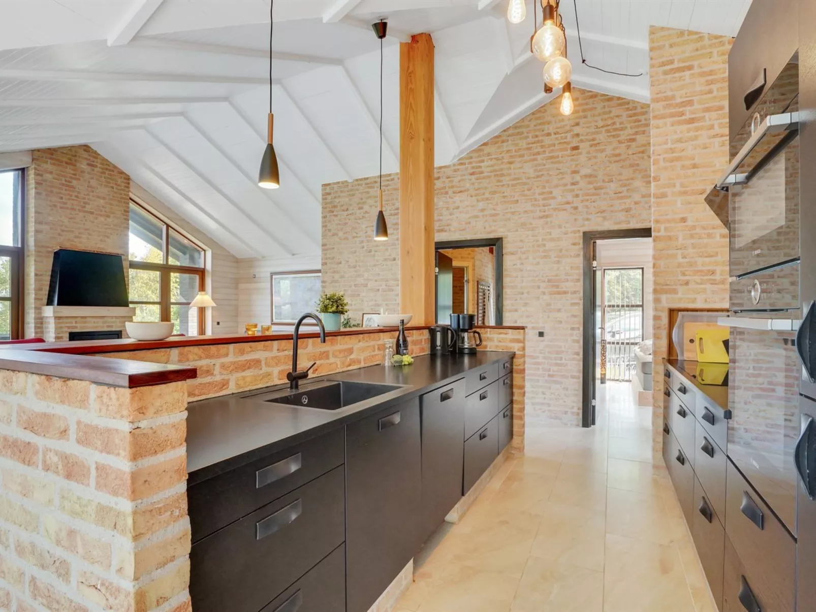 "Andri" - 600m to the fjord-Inside