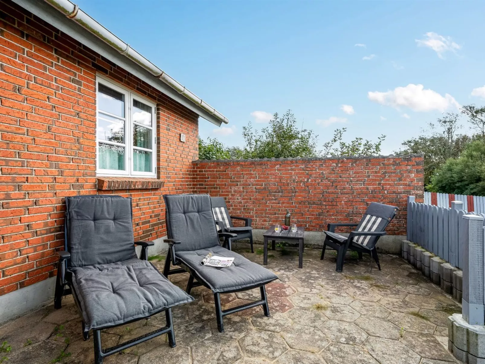 "Tuki" - 700m to the fjord-Outside