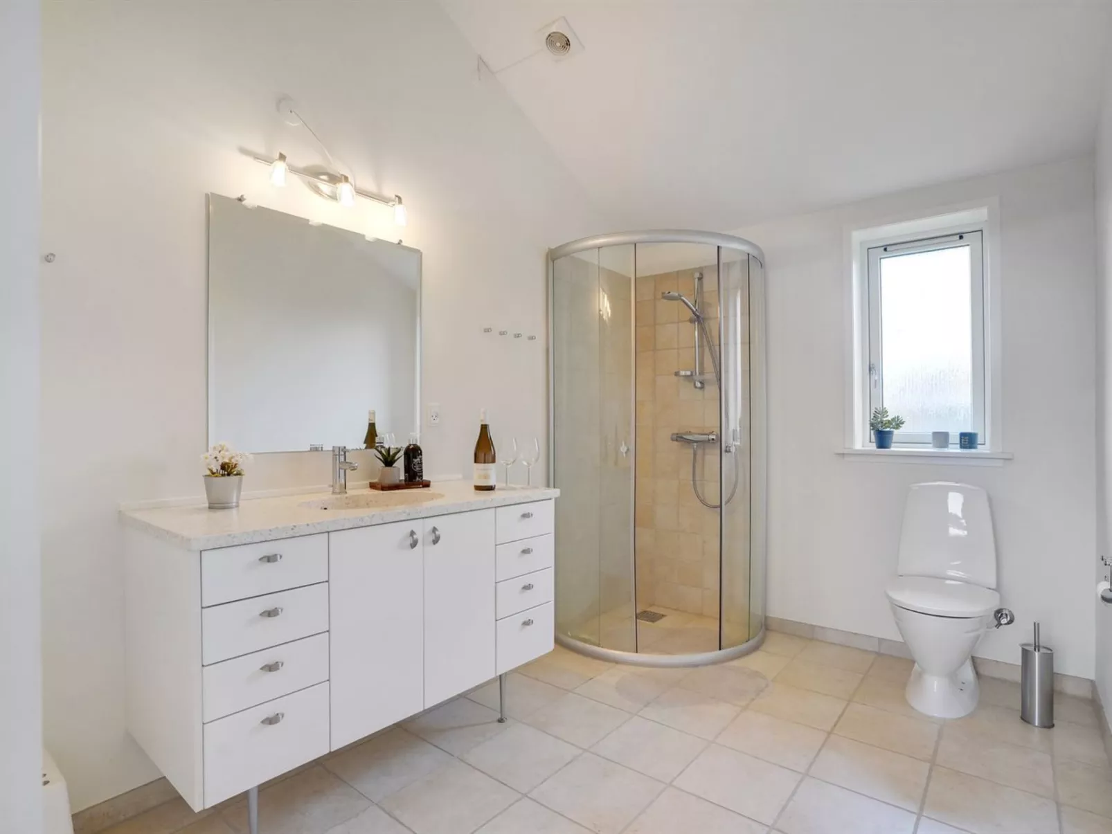 "Skammel" - 900m from the sea-Inside