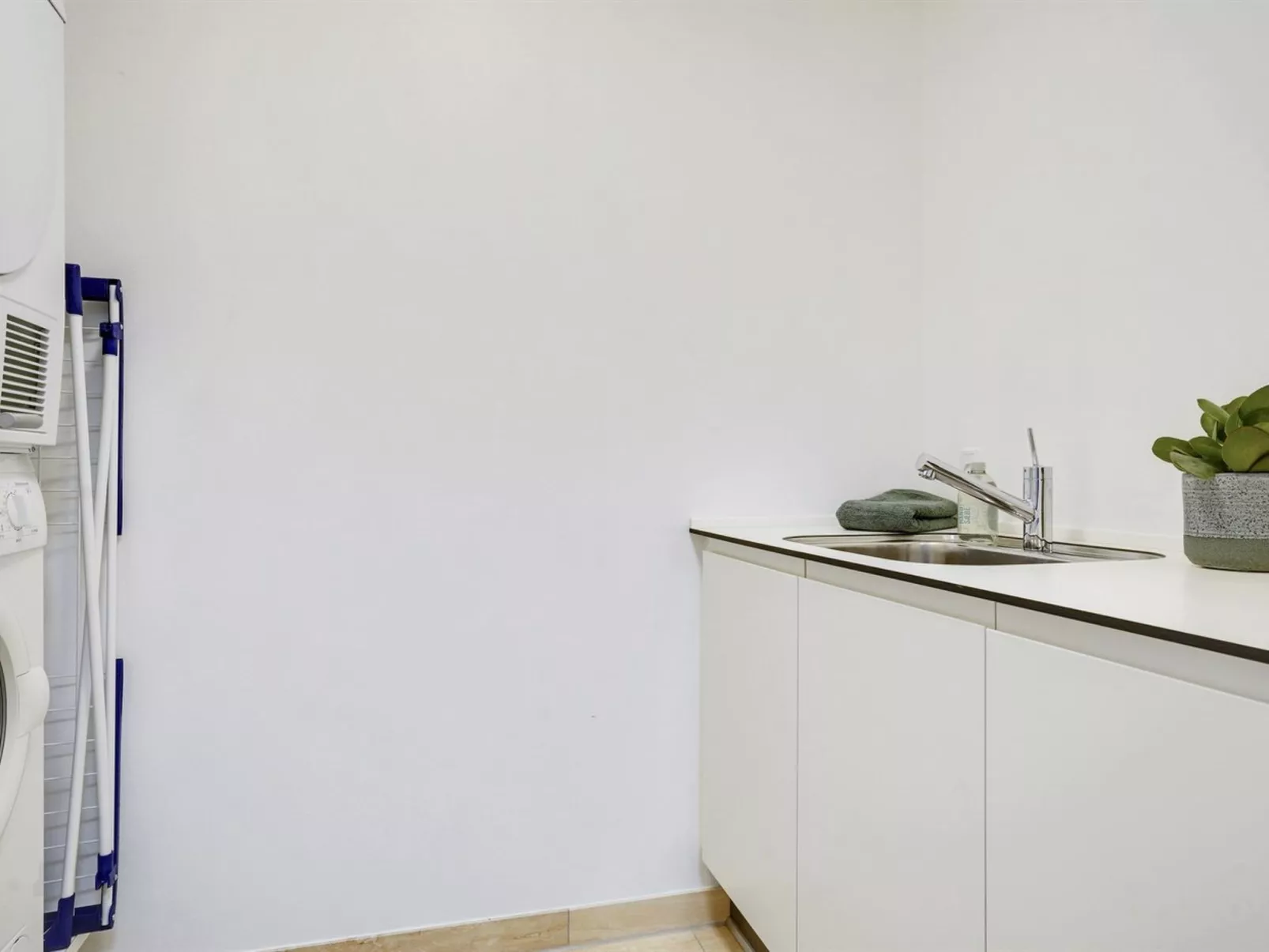 "Venild" - 5m from the sea-Inside