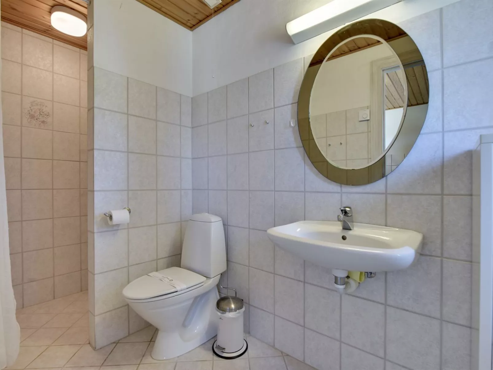 "Dorothea" - 450m to the fjord-Drinnen