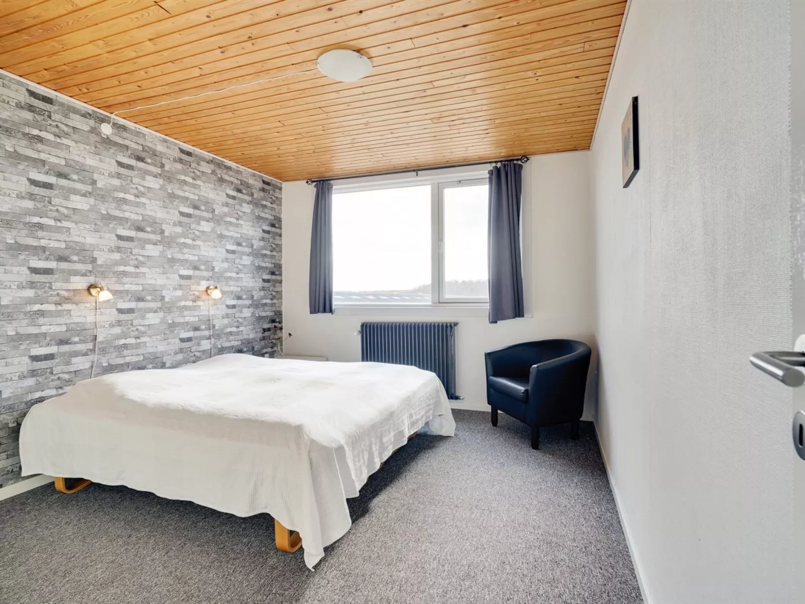 "Rahild" - 2km to the fjord-Inside