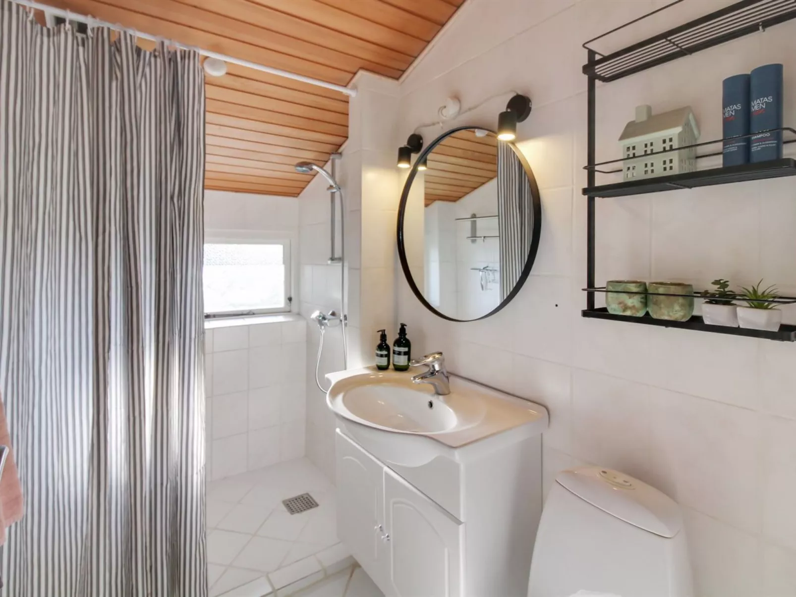 "Takenya" - 400m from the sea-Drinnen