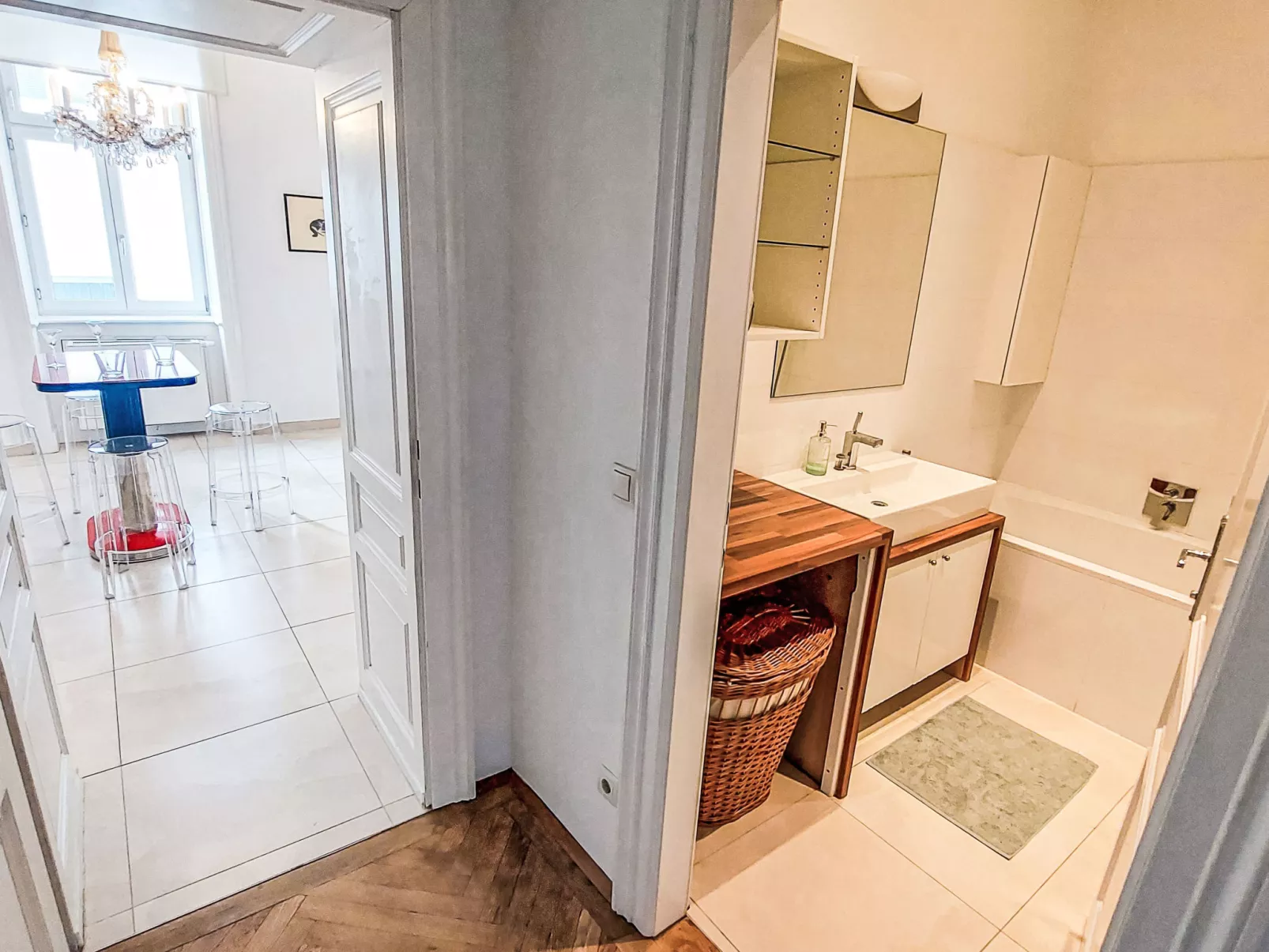 Sobieskiplatz-Drinnen