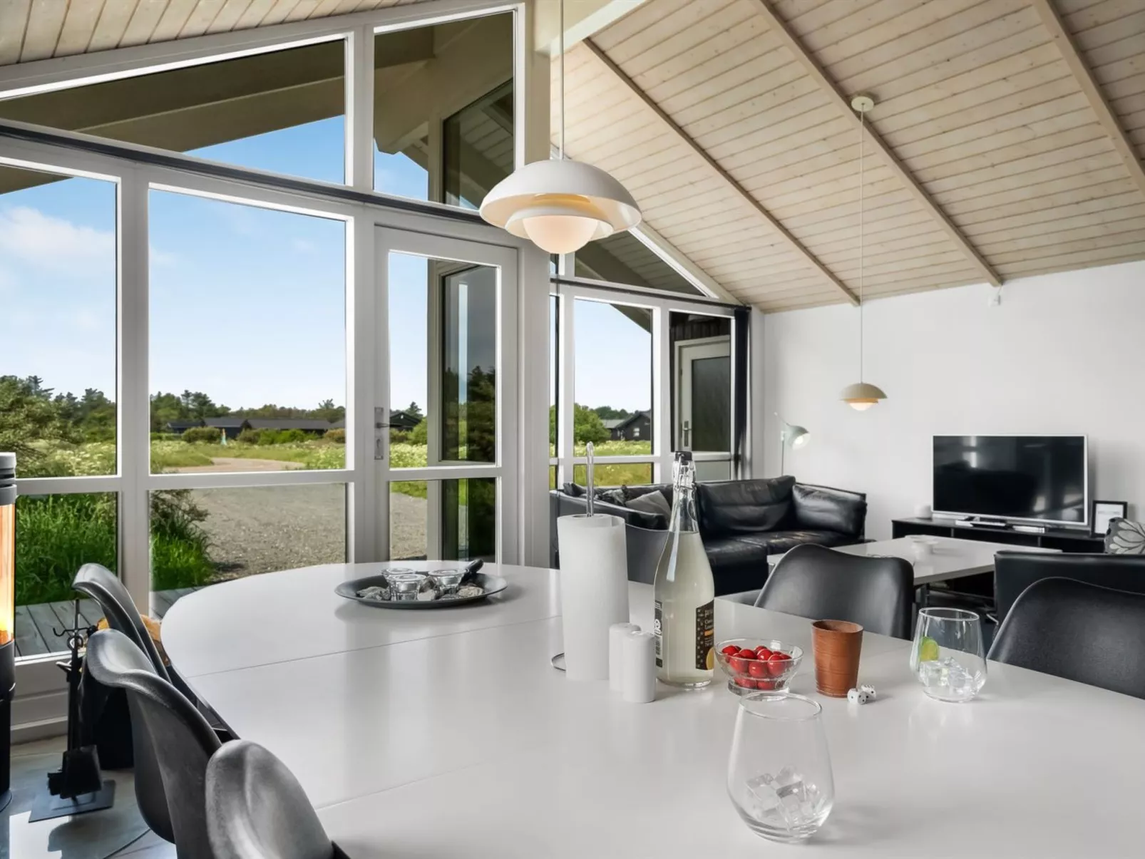 "Frejdis" - 1.1km from the sea-Inside