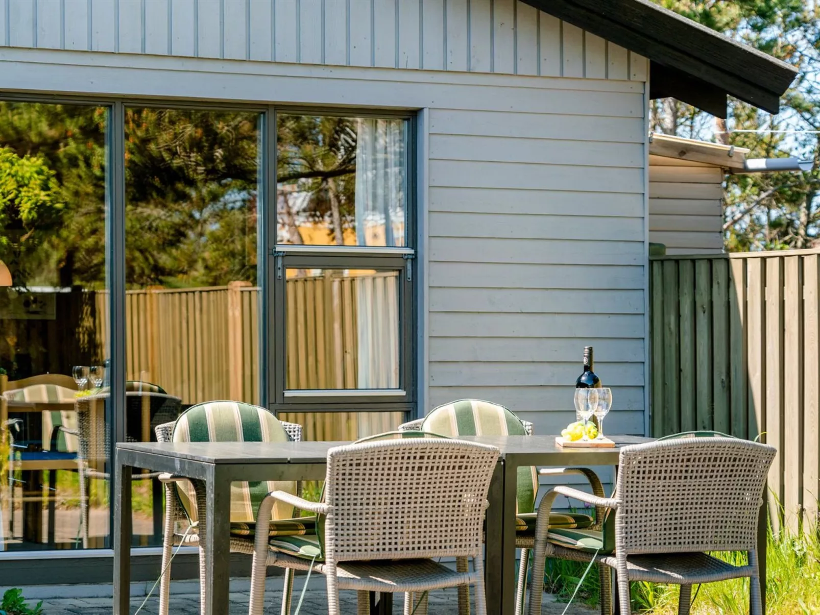 "Petersen" - 50m from the sea-Outside