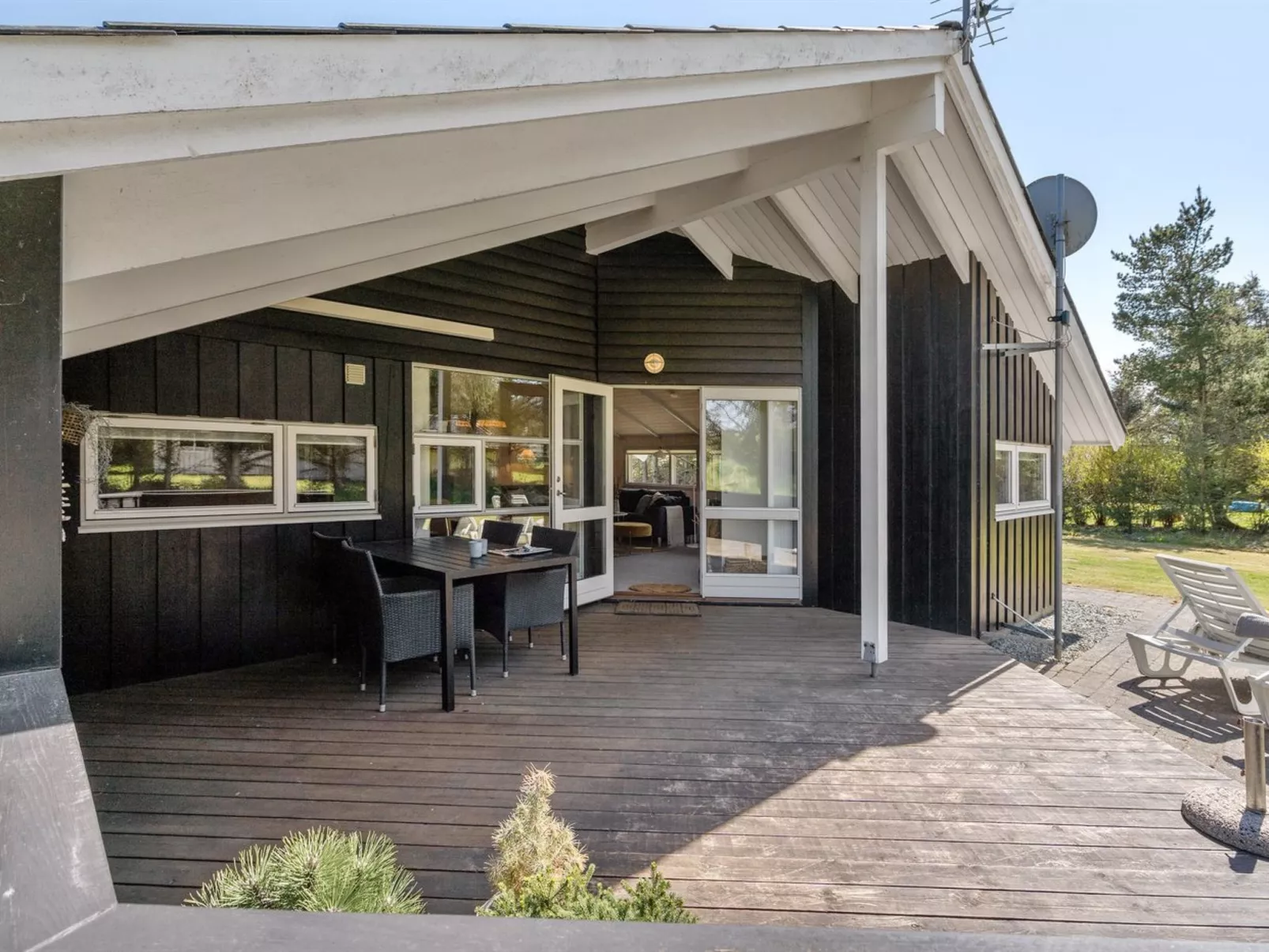 "Lovisa" - 500m from the sea-Outside