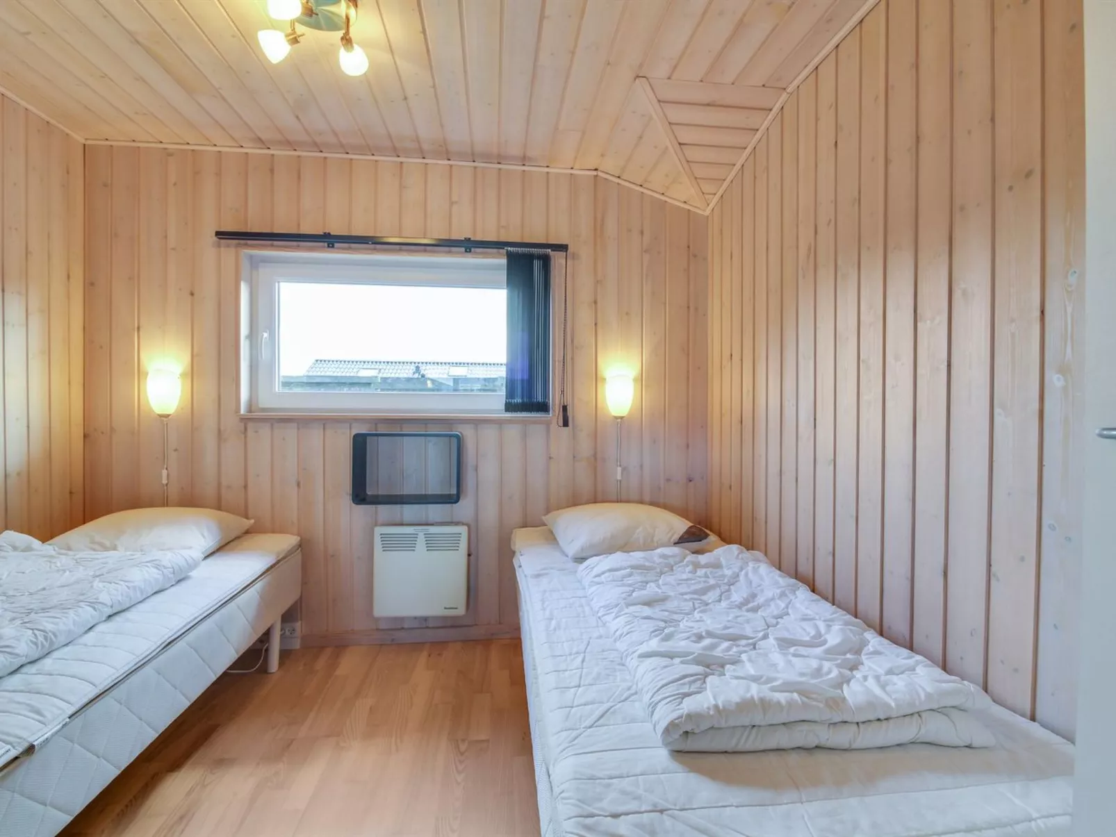 "Susan" - 600m from the sea-Dedans