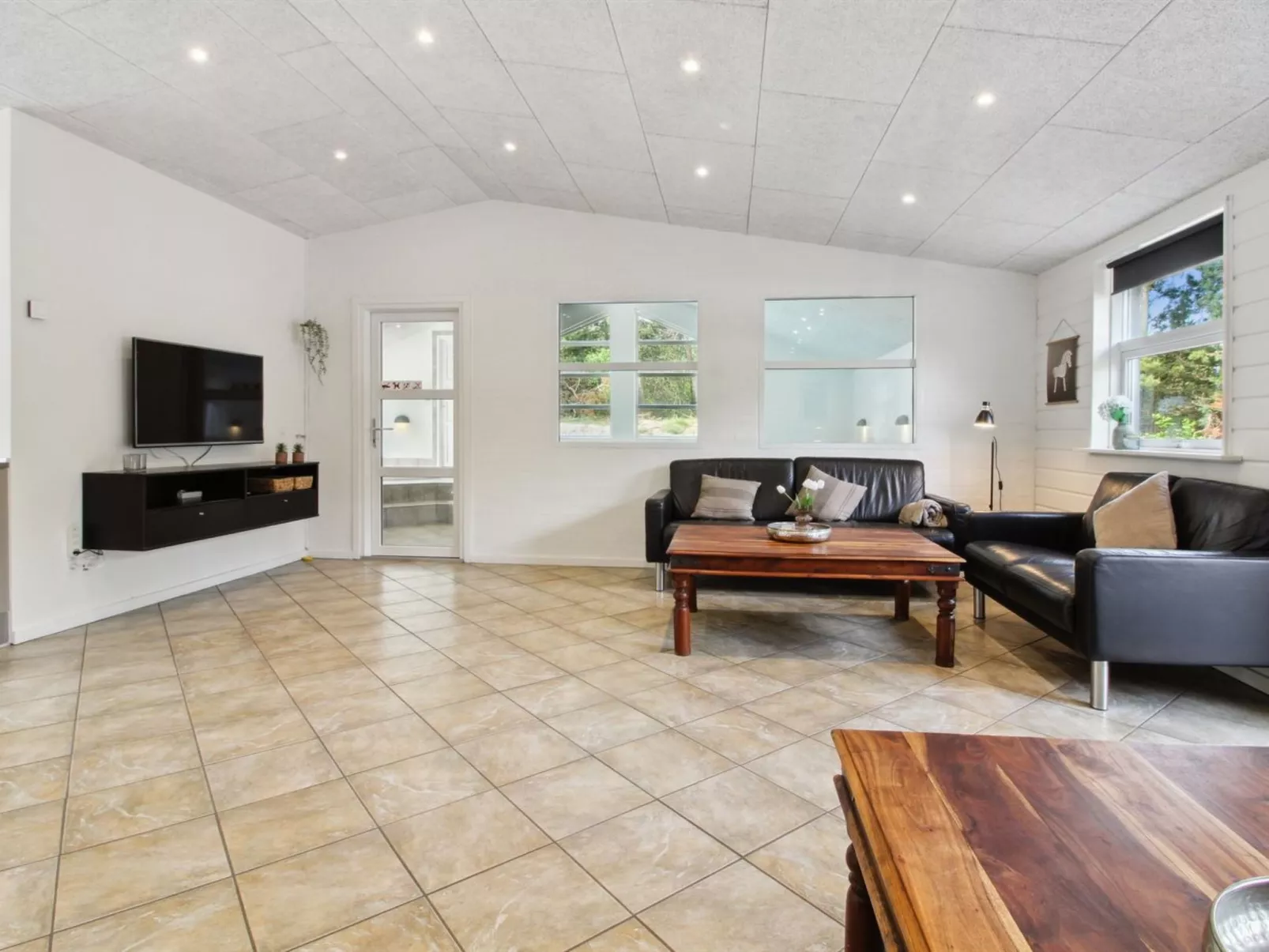 "Nael" - 1.6km from the sea-Drinnen