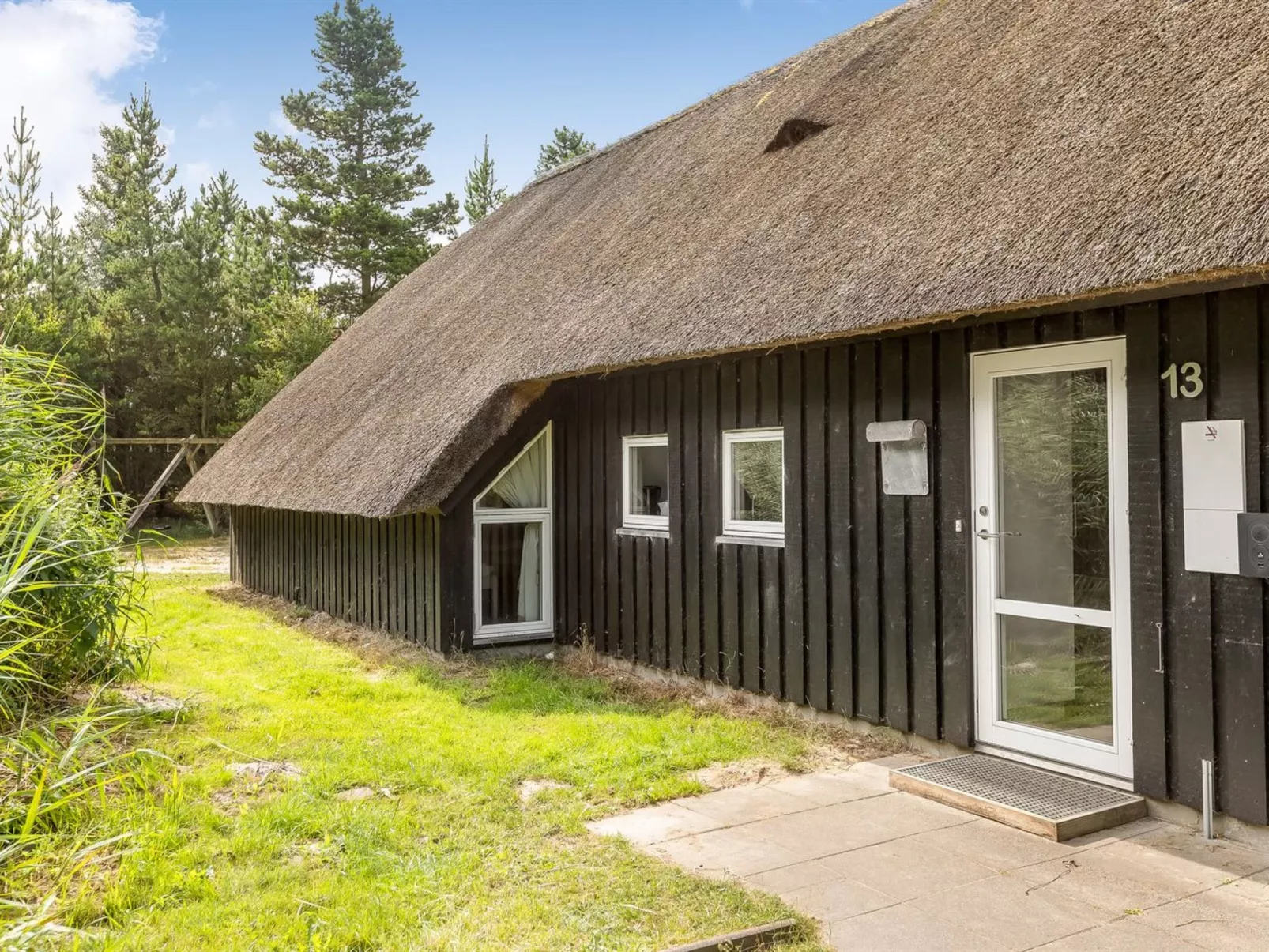 "Ellanor" - 1km from the sea-Outside