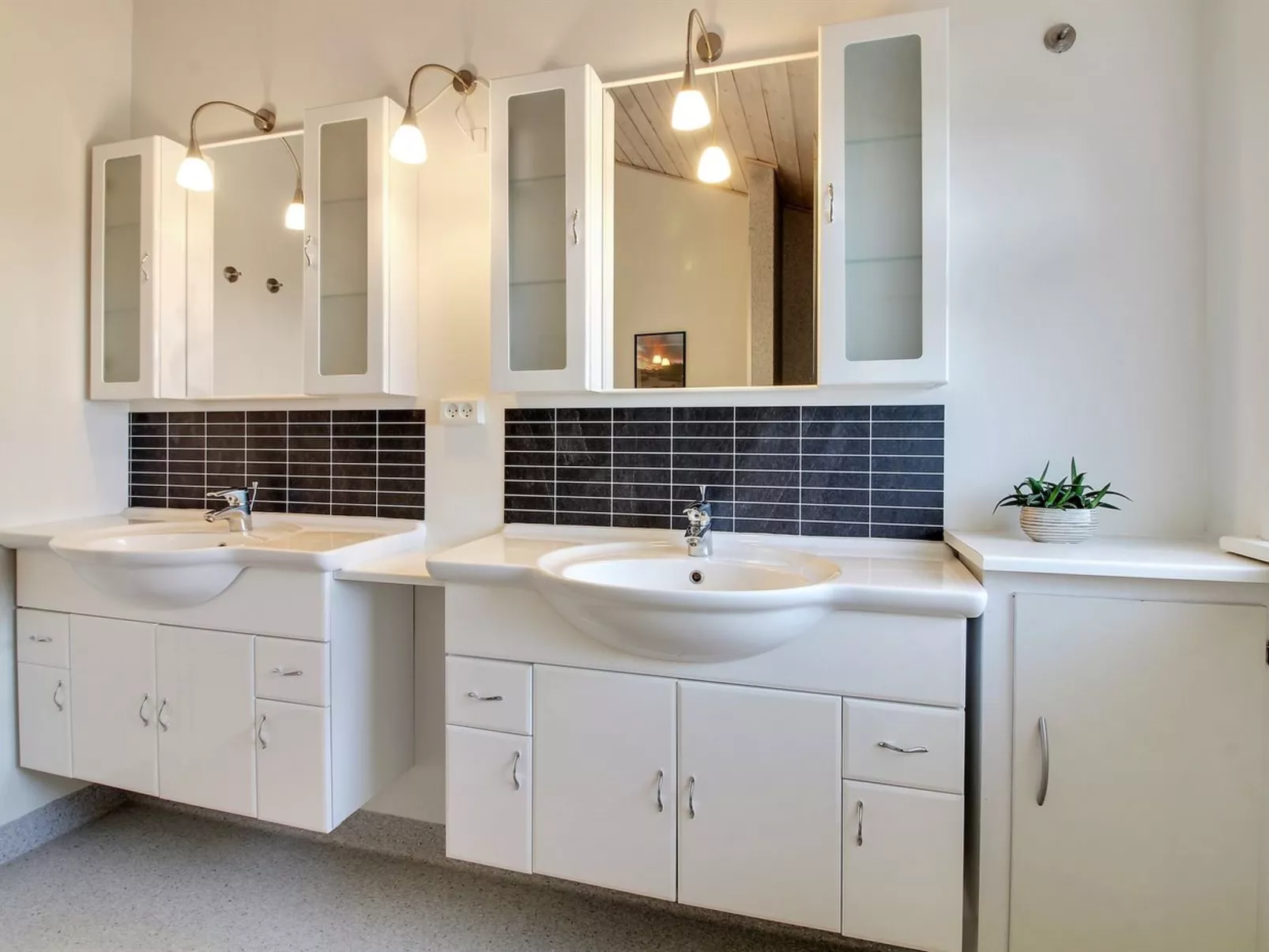 "Elsbeth" - 500m from the sea-Dedans