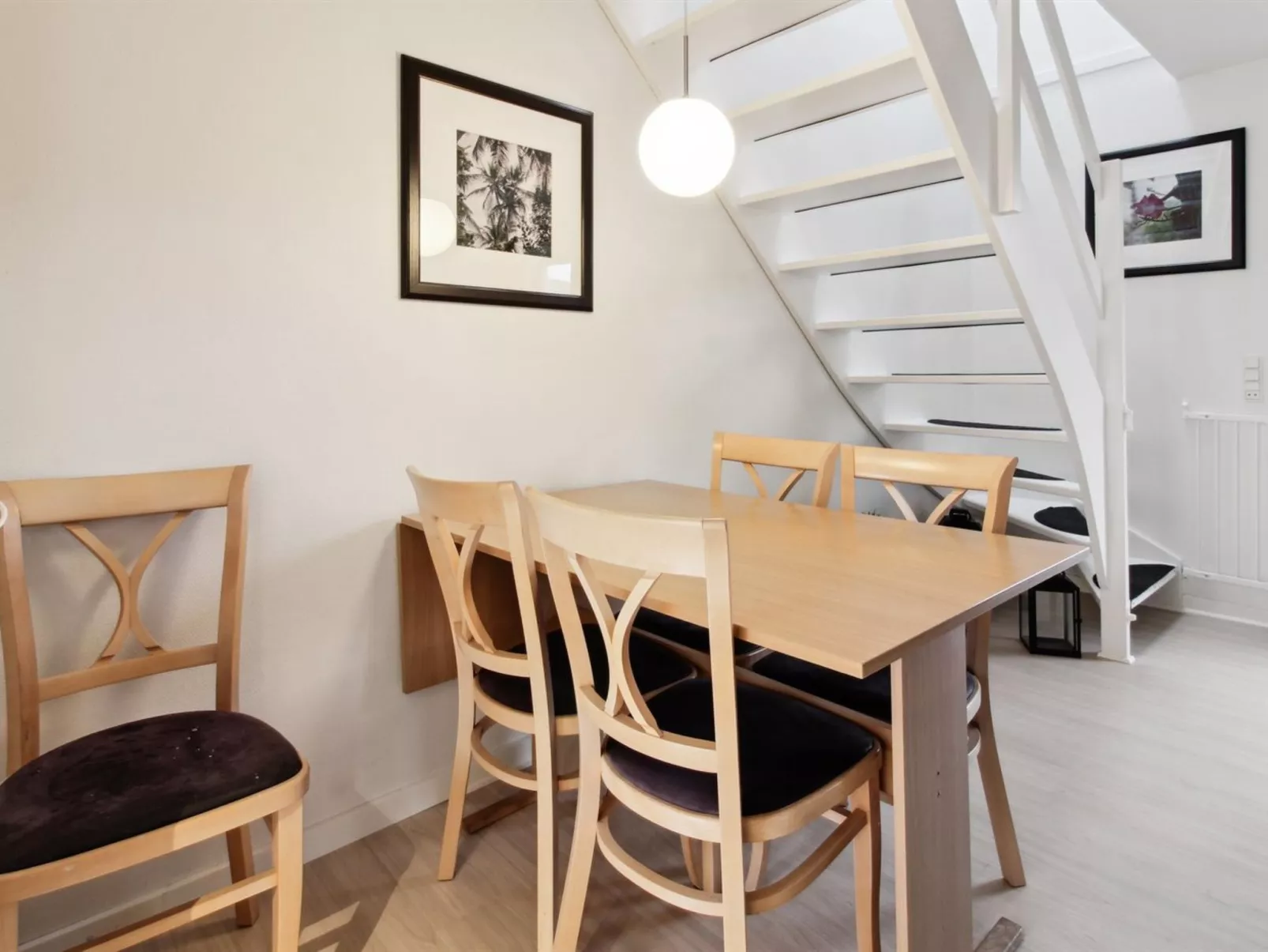 "Aswith" - 2.3km from the sea-Dedans