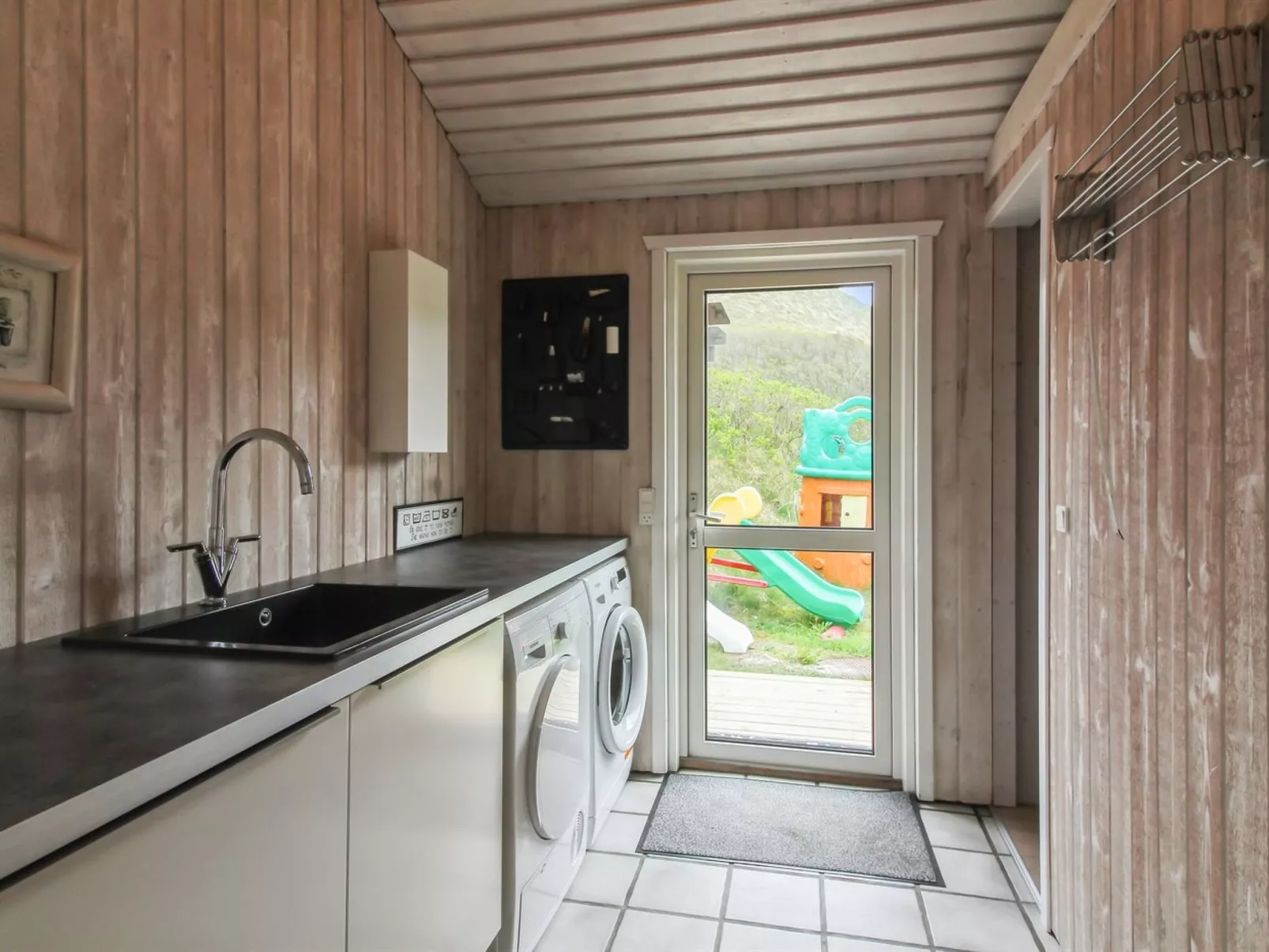 "Romil" - 350m from the sea-Inside