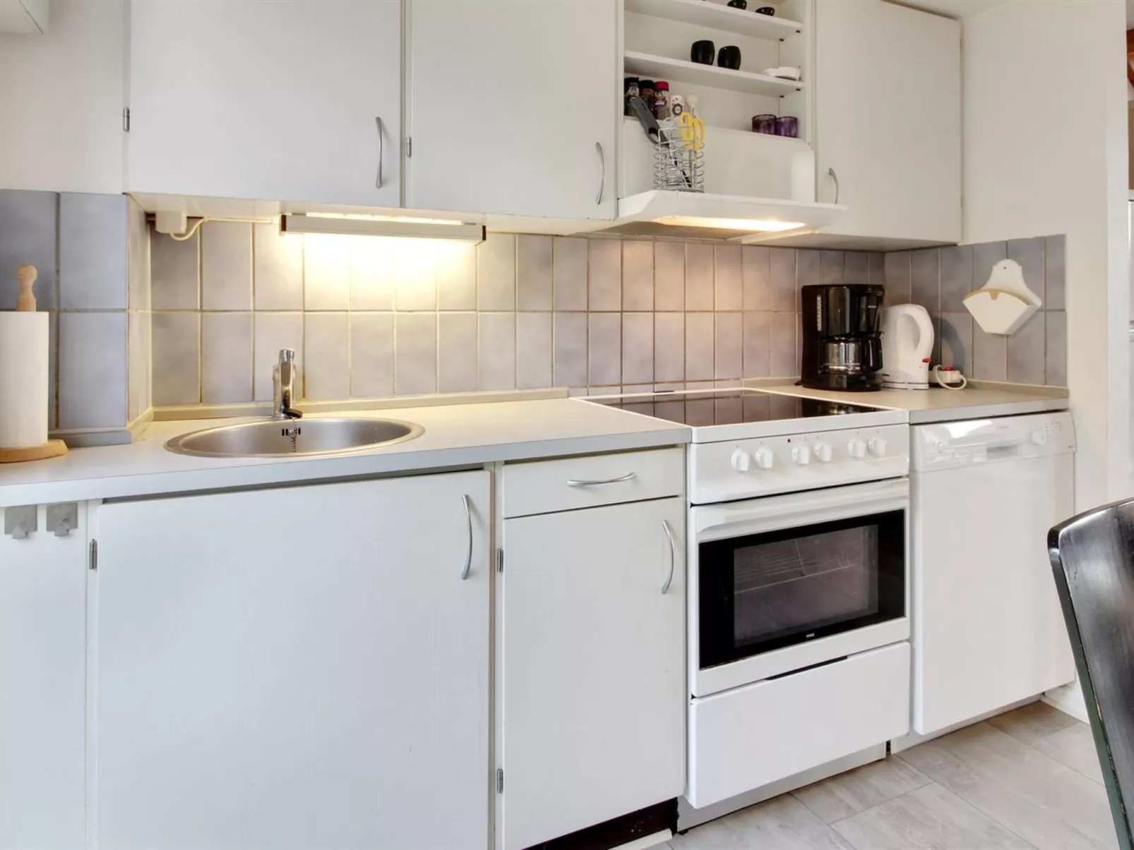 "Tinna" - 2.3km from the sea-Dedans