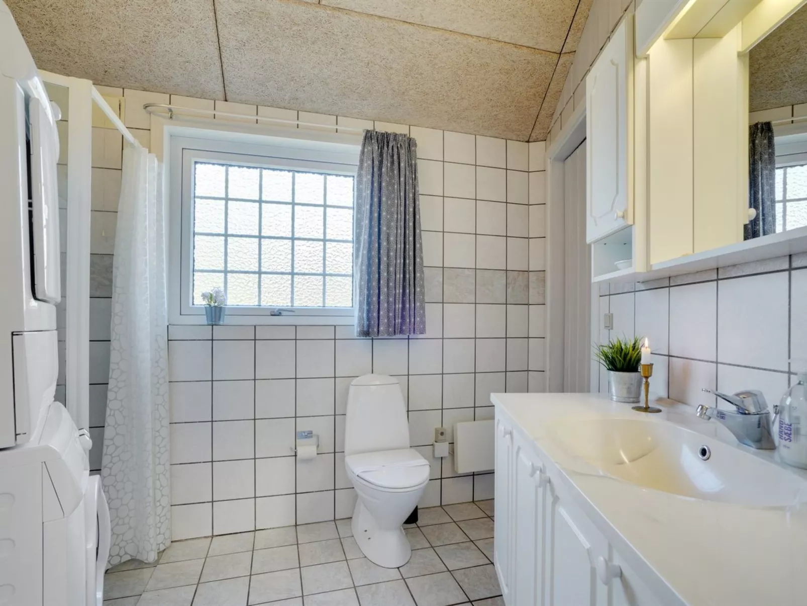 "Mariette" - 3.1km from the sea-Inside