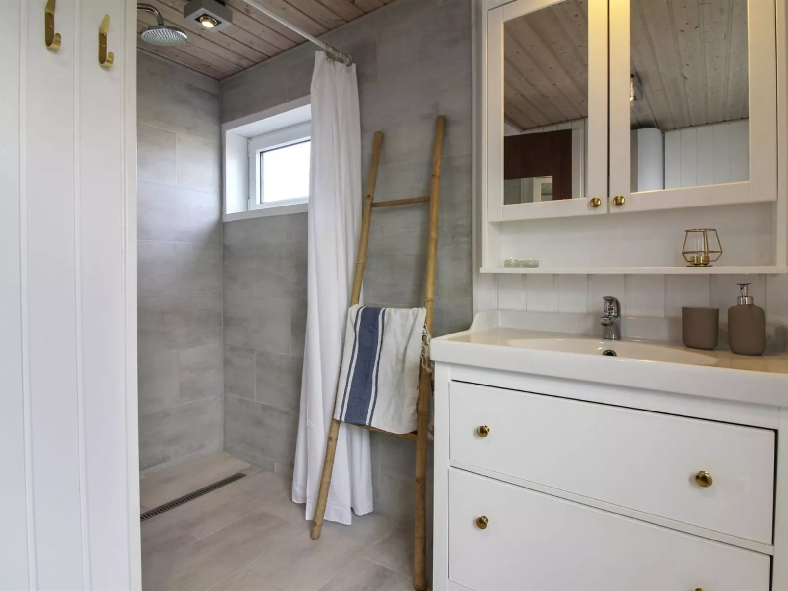 "Jespar" - 300m from the sea-Inside