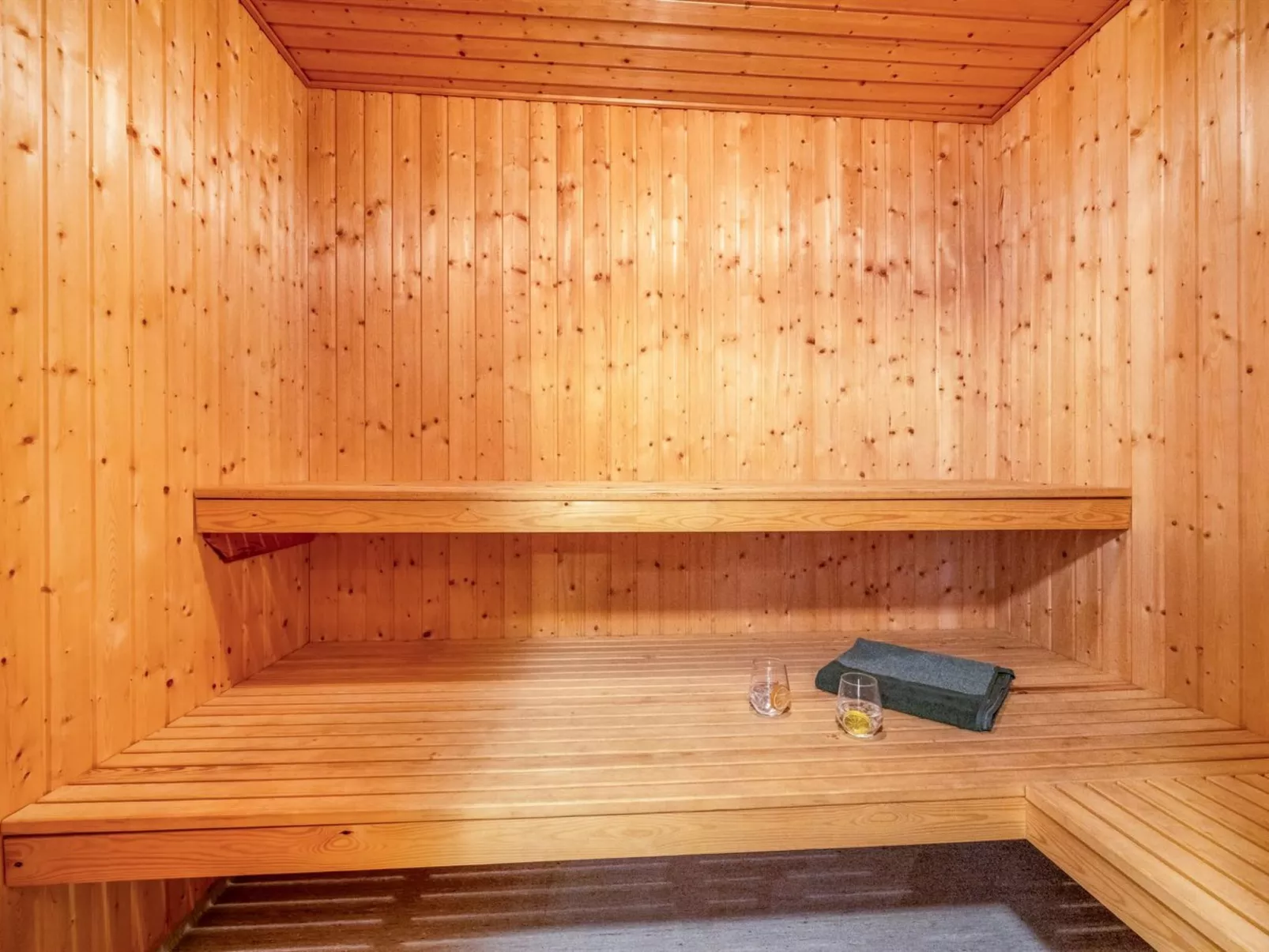 "Nicolaus" -  from the sea-Dedans