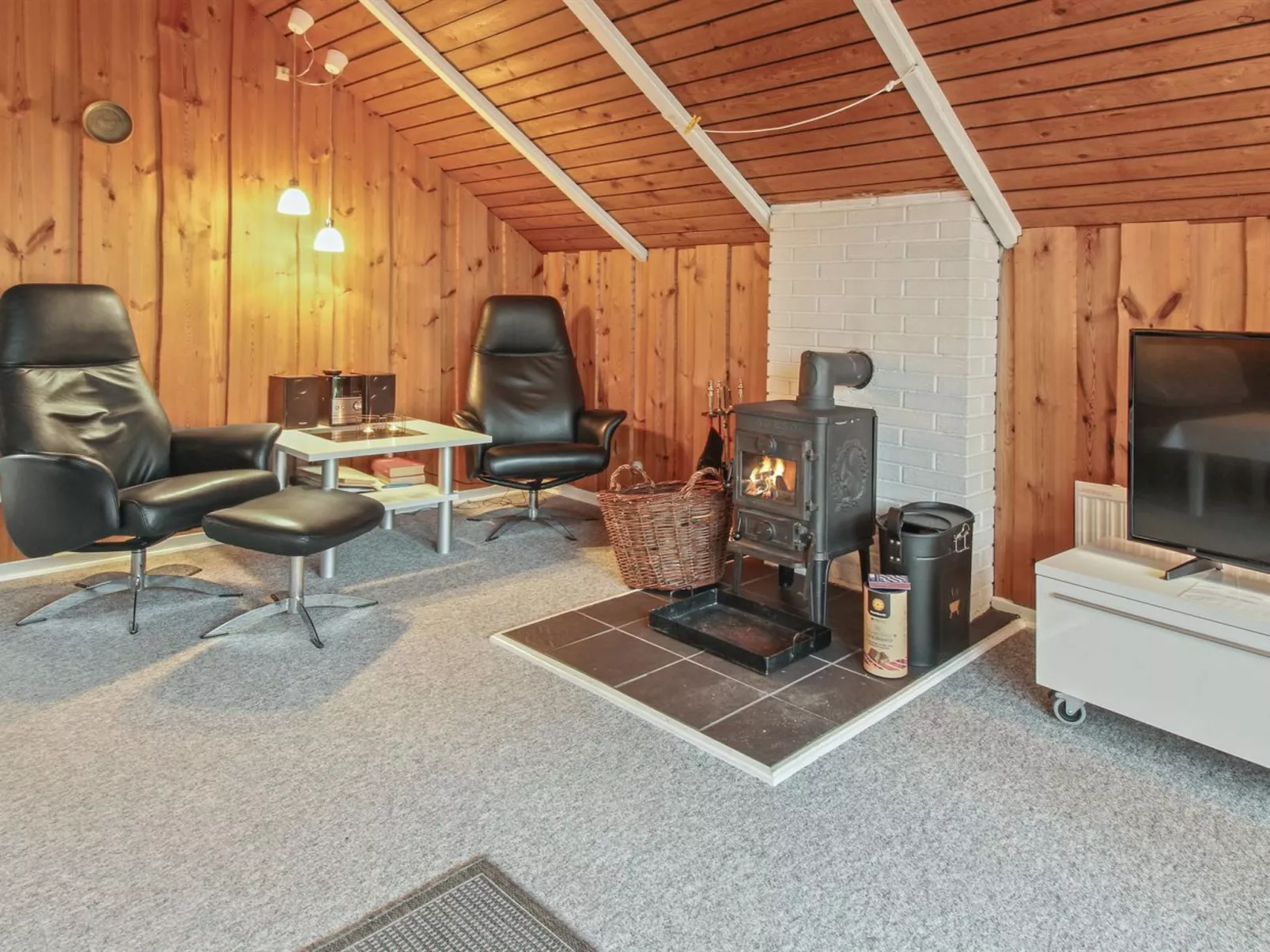 "Sebiorn" - 300m to the fjord-Inside