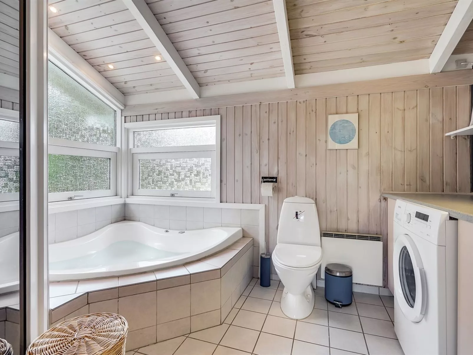 "Gjorgjija" -  from the sea-Dedans