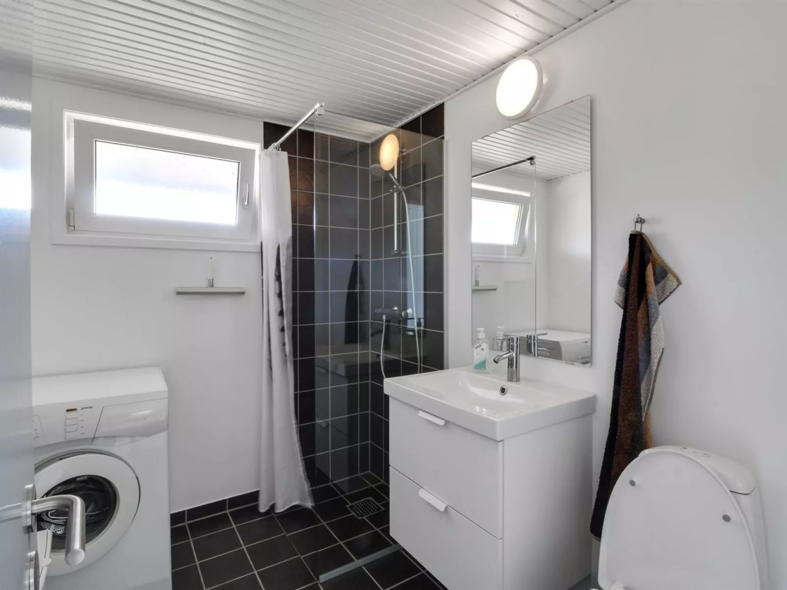 "Berndt" - 50m from the sea-Inside