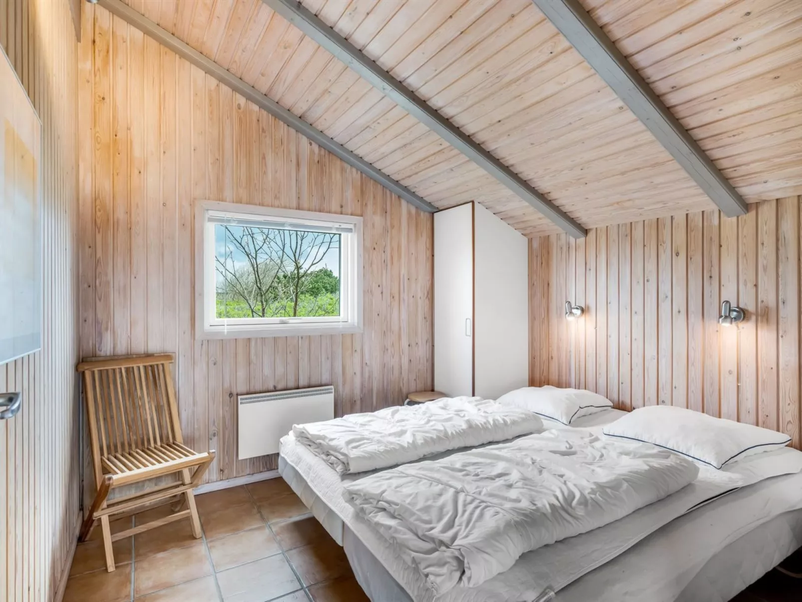 "Skev" - 200m to the fjord-Dedans