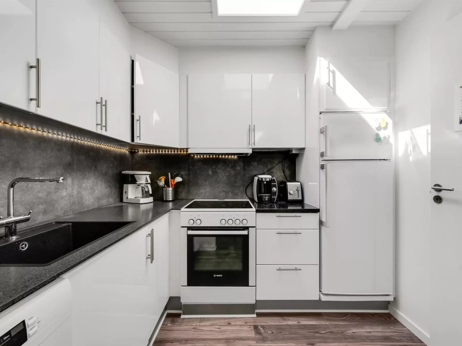 "Clemence" - 900m from the sea-Inside