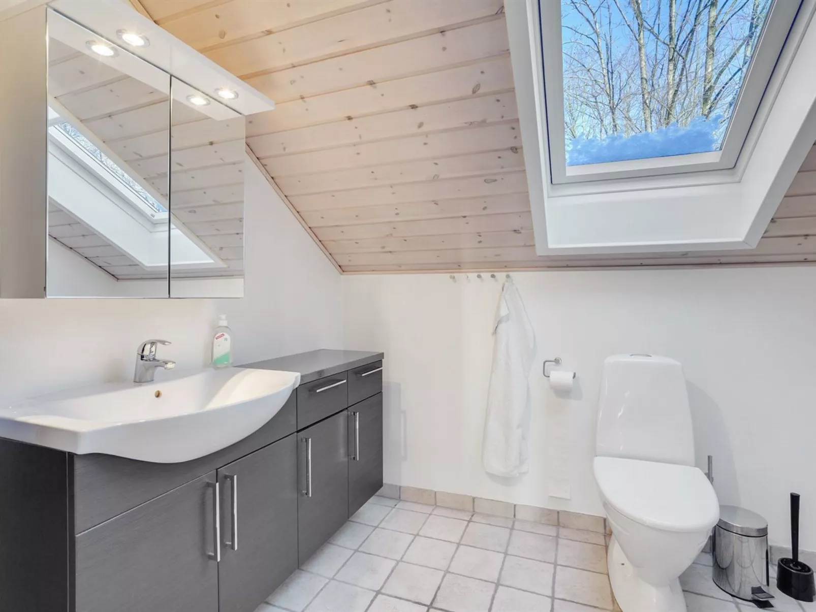 "Sighrik" - 30km from the sea-Inside