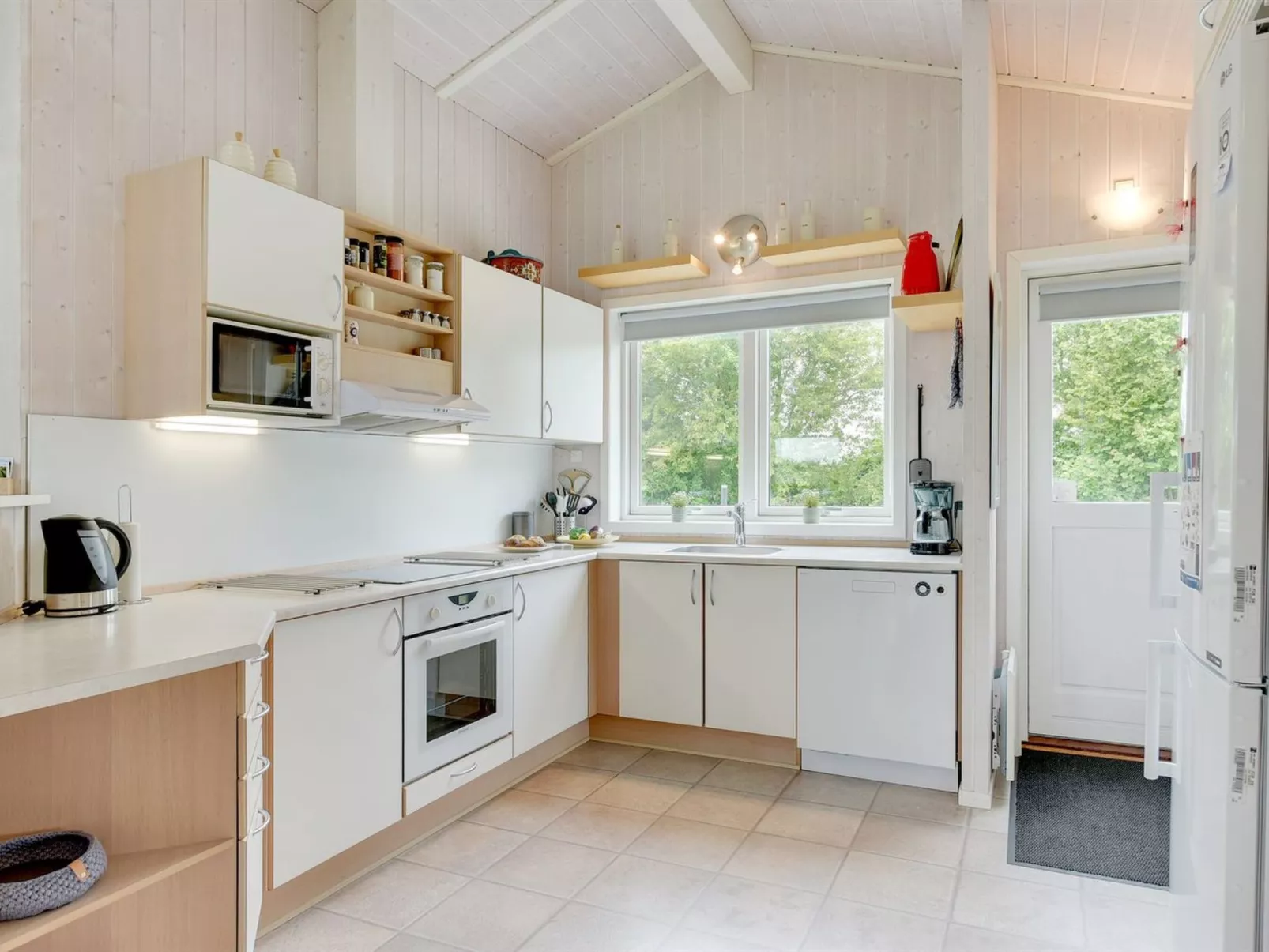 "Tjakko" - 700m from the sea-Inside