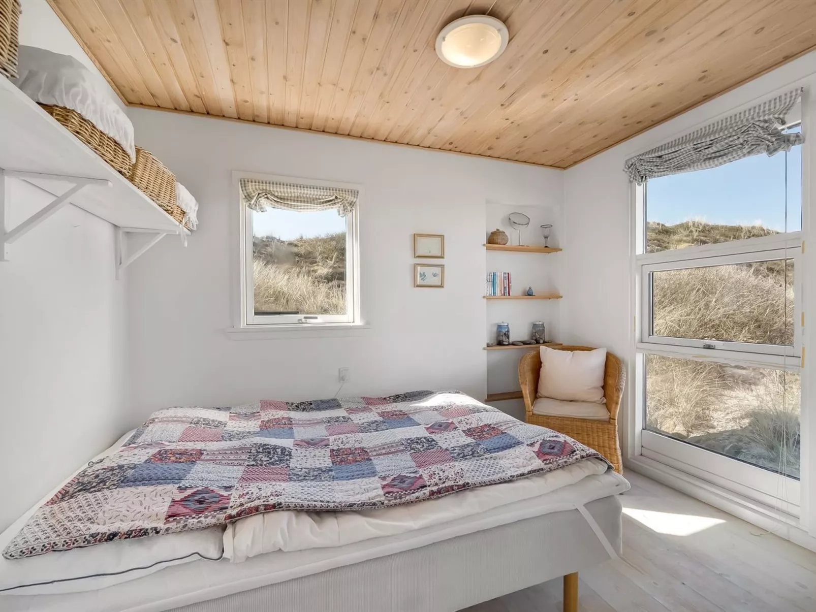 "Vina" - 200m to the fjord-Inside