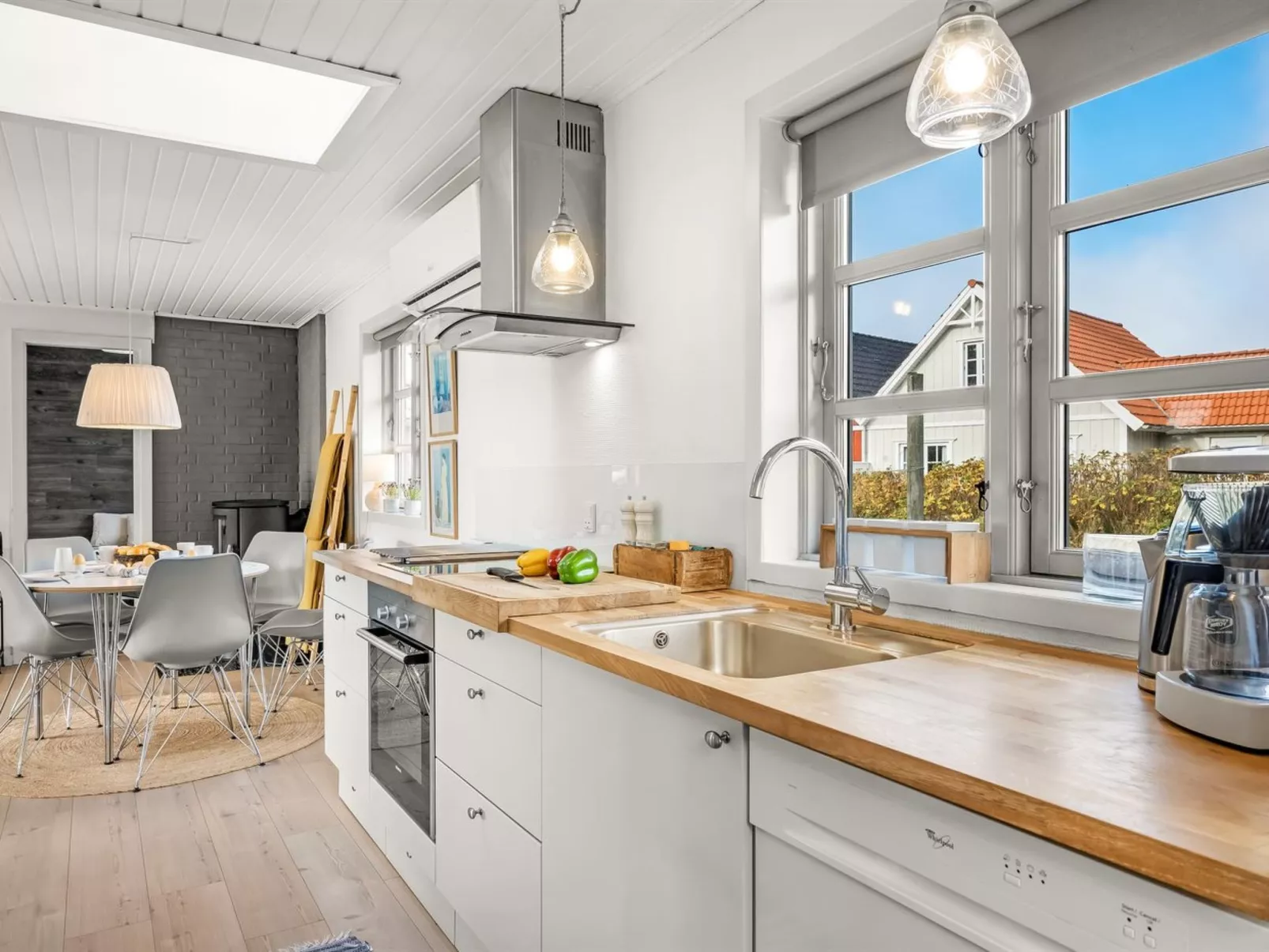 "Agni" - 800m from the sea-Dedans