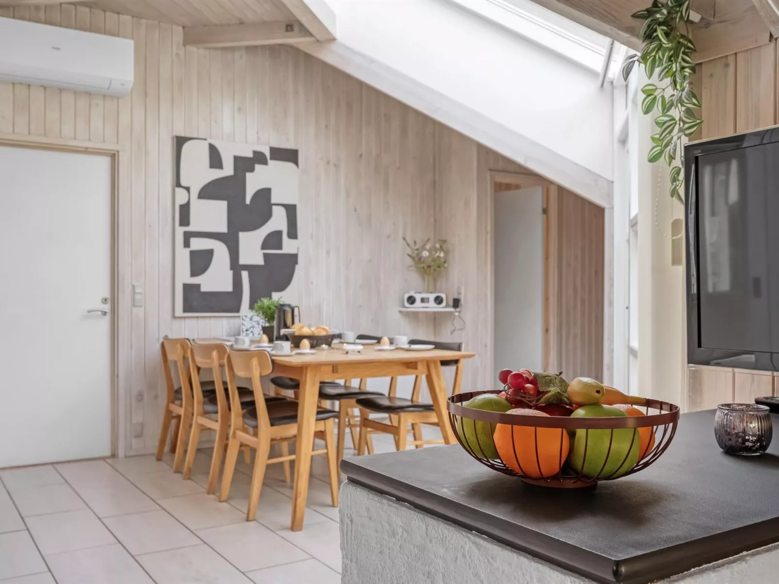 "Kenny" - 1.2km from the sea-Inside